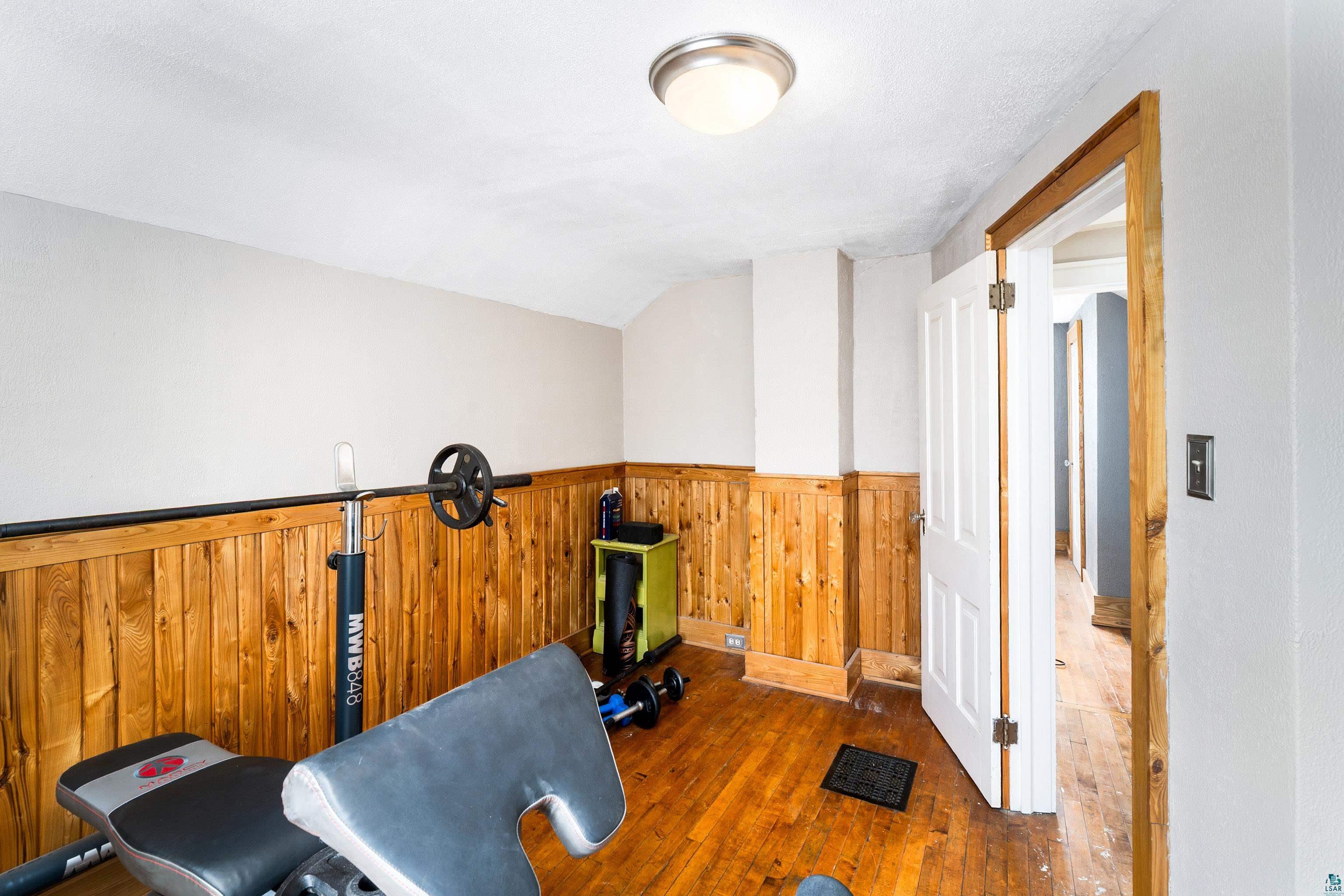 212 1/2 E 5th St, Duluth, MN 55805 Listing Photo  28