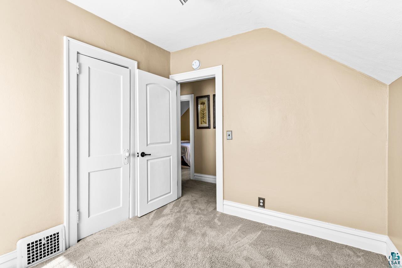 4016 W 4th St, Duluth, MN 55807 Listing Photo  25