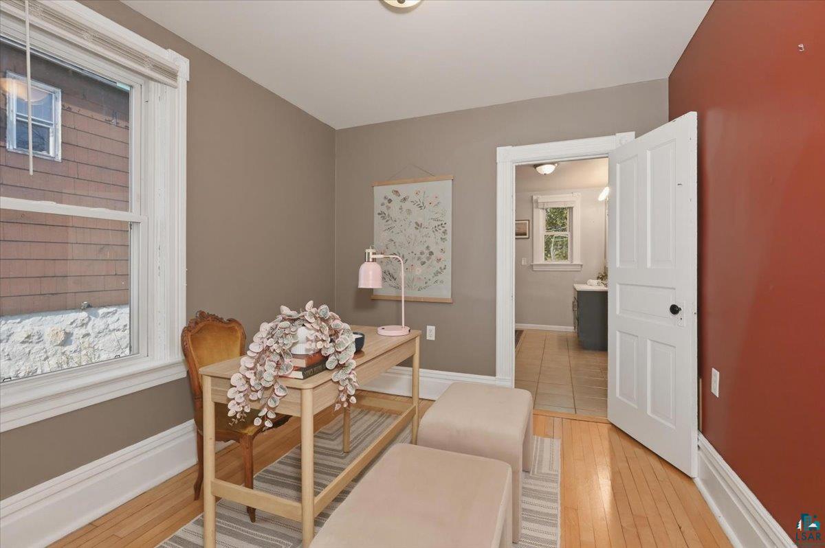 2117 W 4th St, Duluth, MN 55806 Listing Photo  16