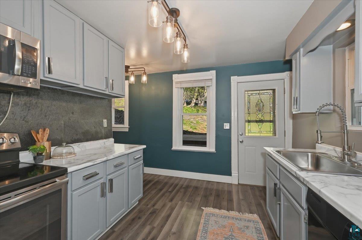 2117 W 4th St, Duluth, MN 55806 Listing Photo  9