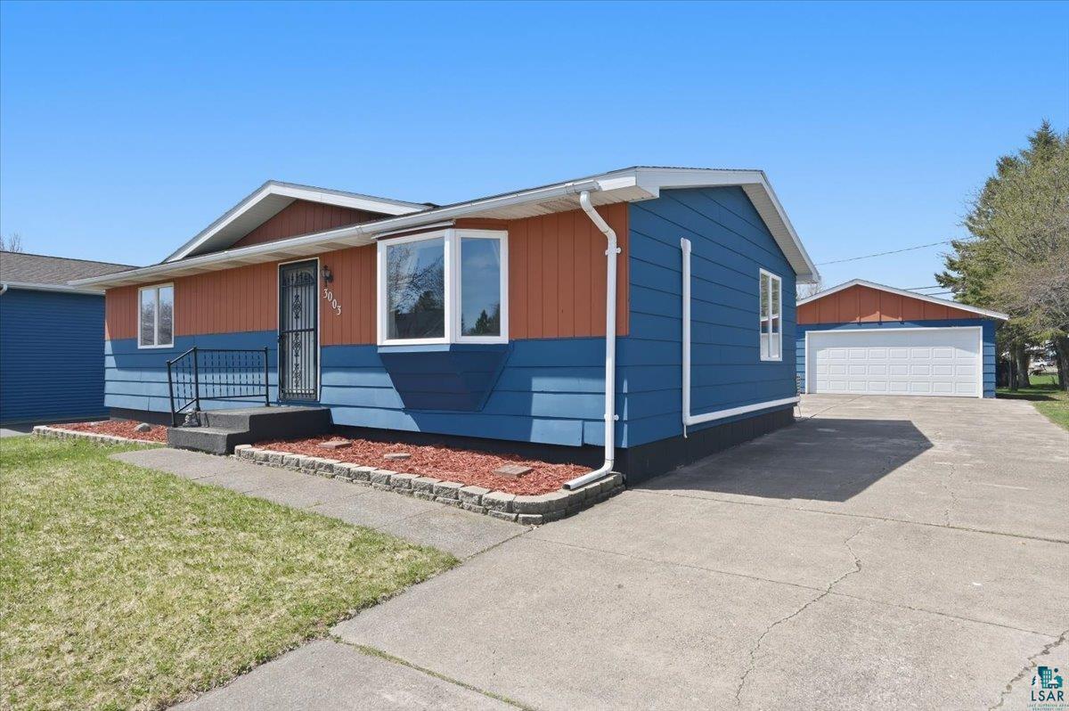 3003 Hughitt Ave, Superior, WI 54880 Listing Photo  2