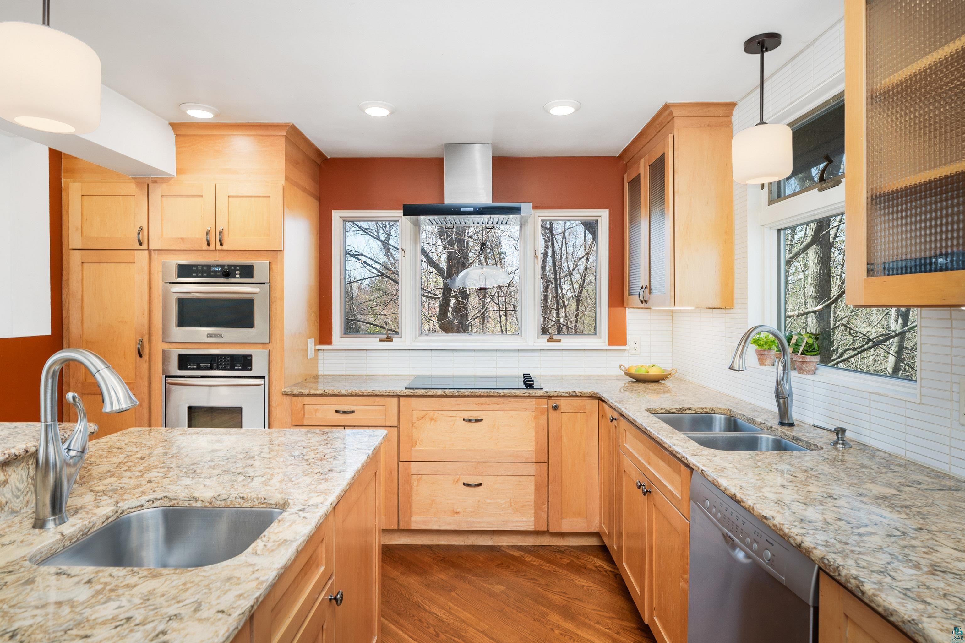 1926 Columbus Ave, Duluth, MN 55803 Listing Photo  11