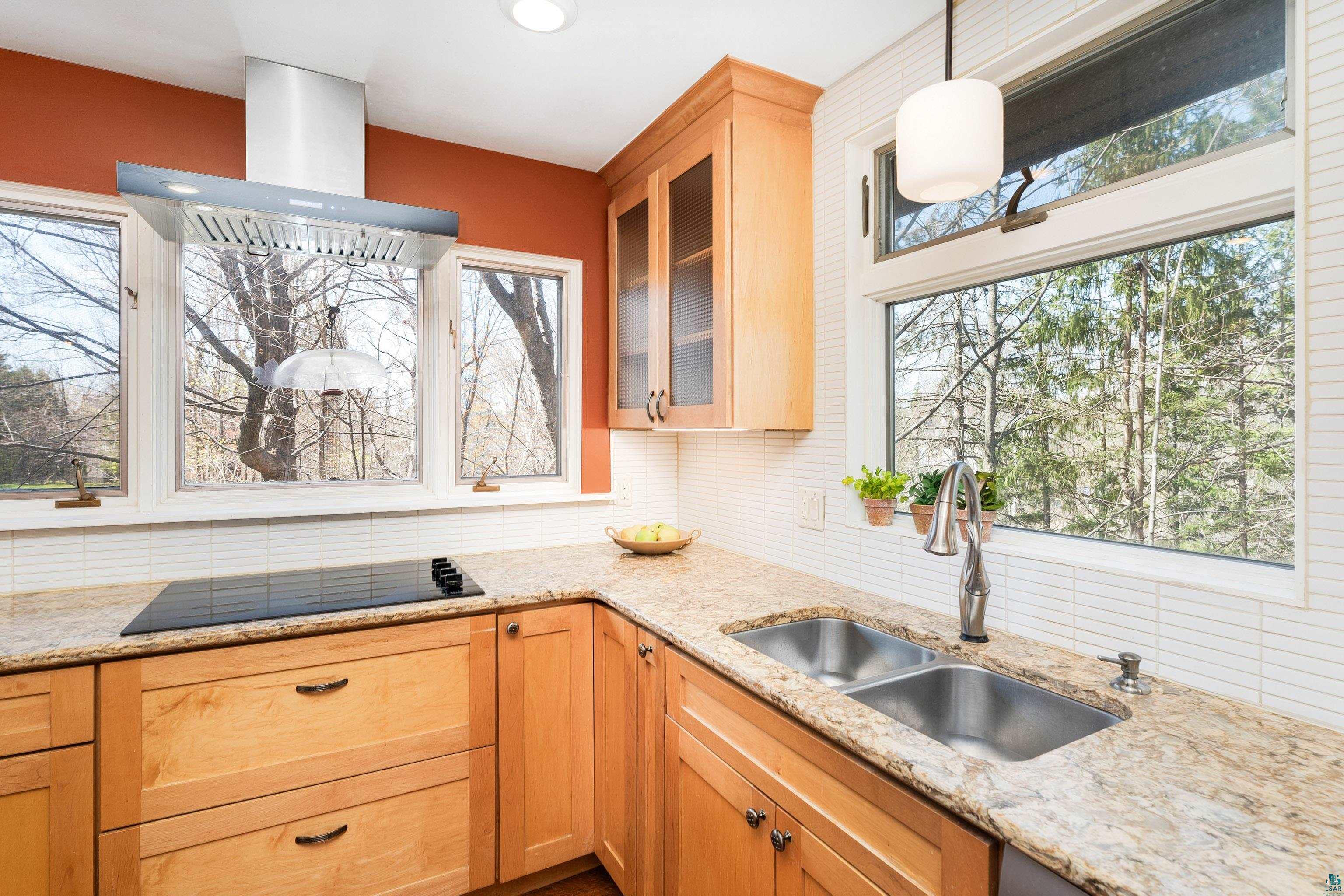 1926 Columbus Ave, Duluth, MN 55803 Listing Photo  12
