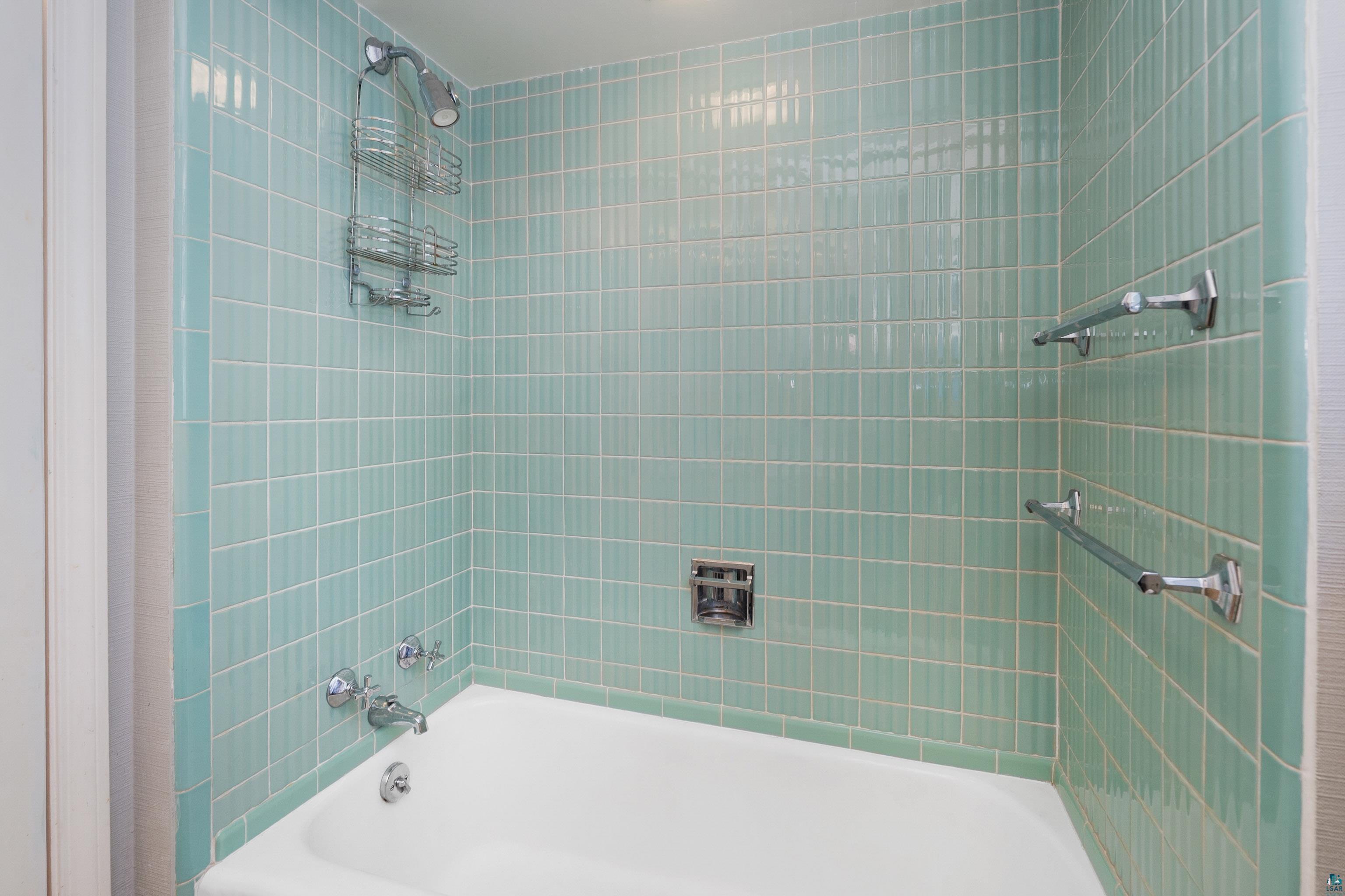 1926 Columbus Ave, Duluth, MN 55803 Listing Photo  21