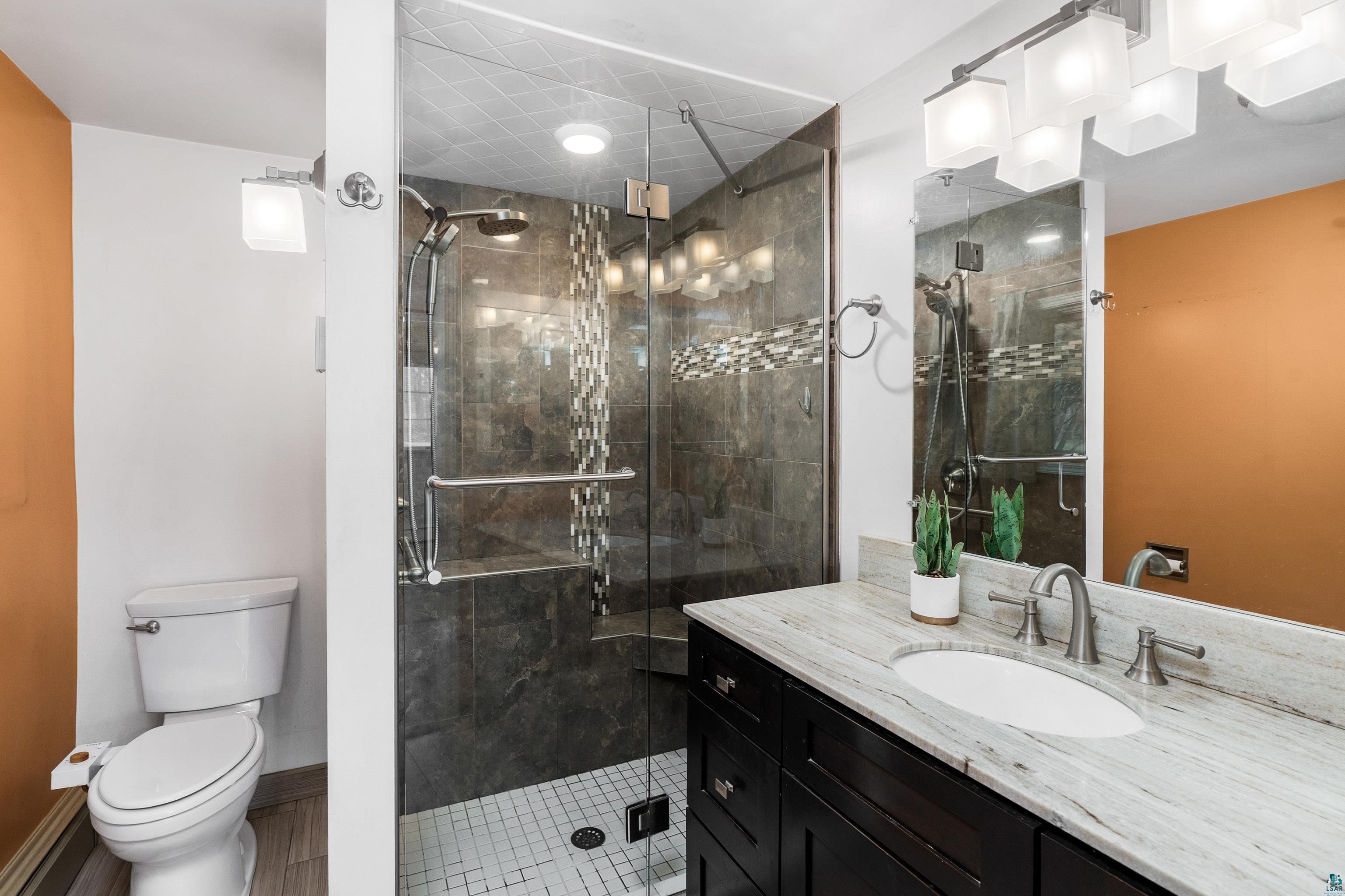 1926 Columbus Ave, Duluth, MN 55803 Listing Photo  25