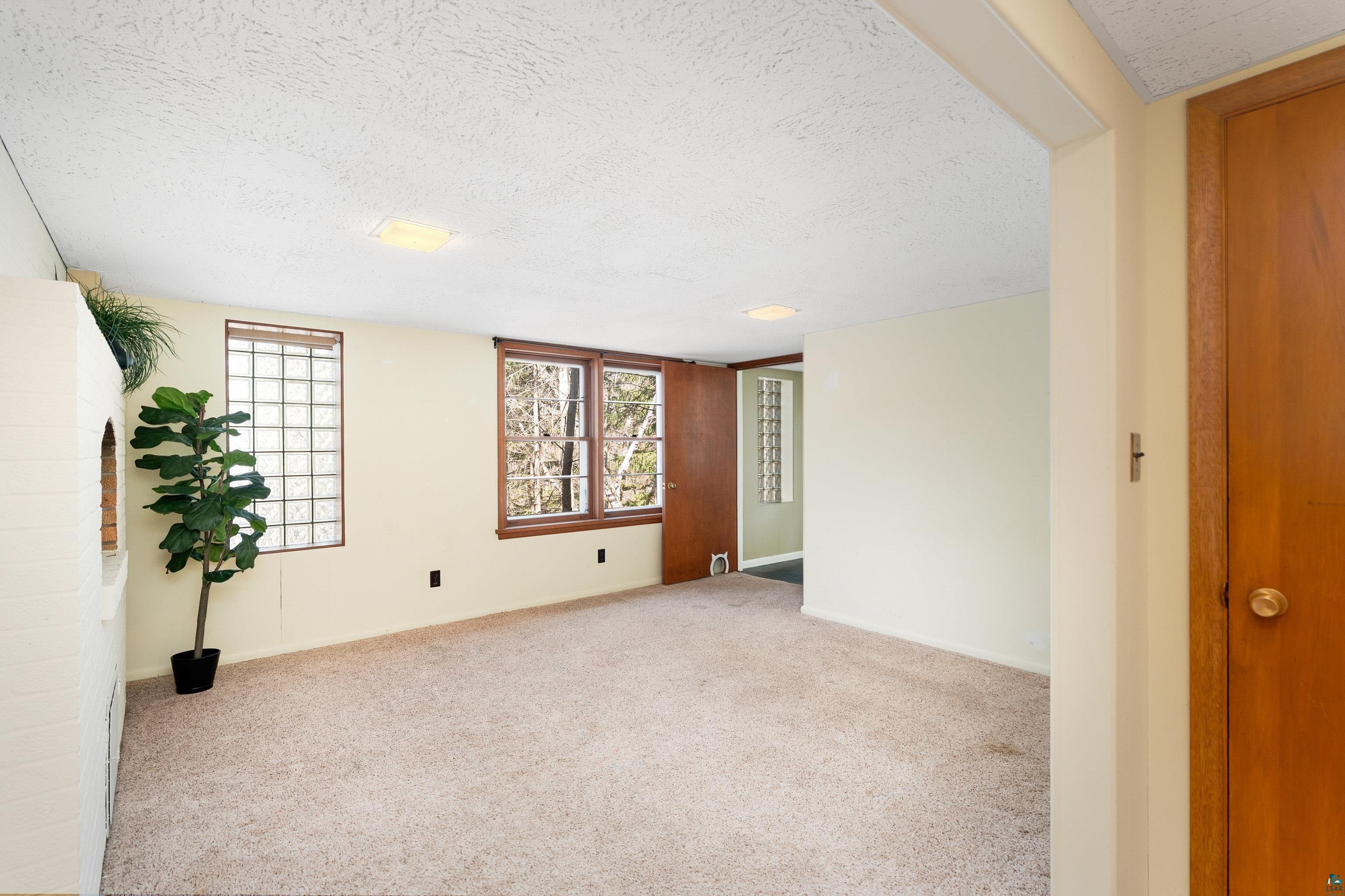 1926 Columbus Ave, Duluth, MN 55803 Listing Photo  38
