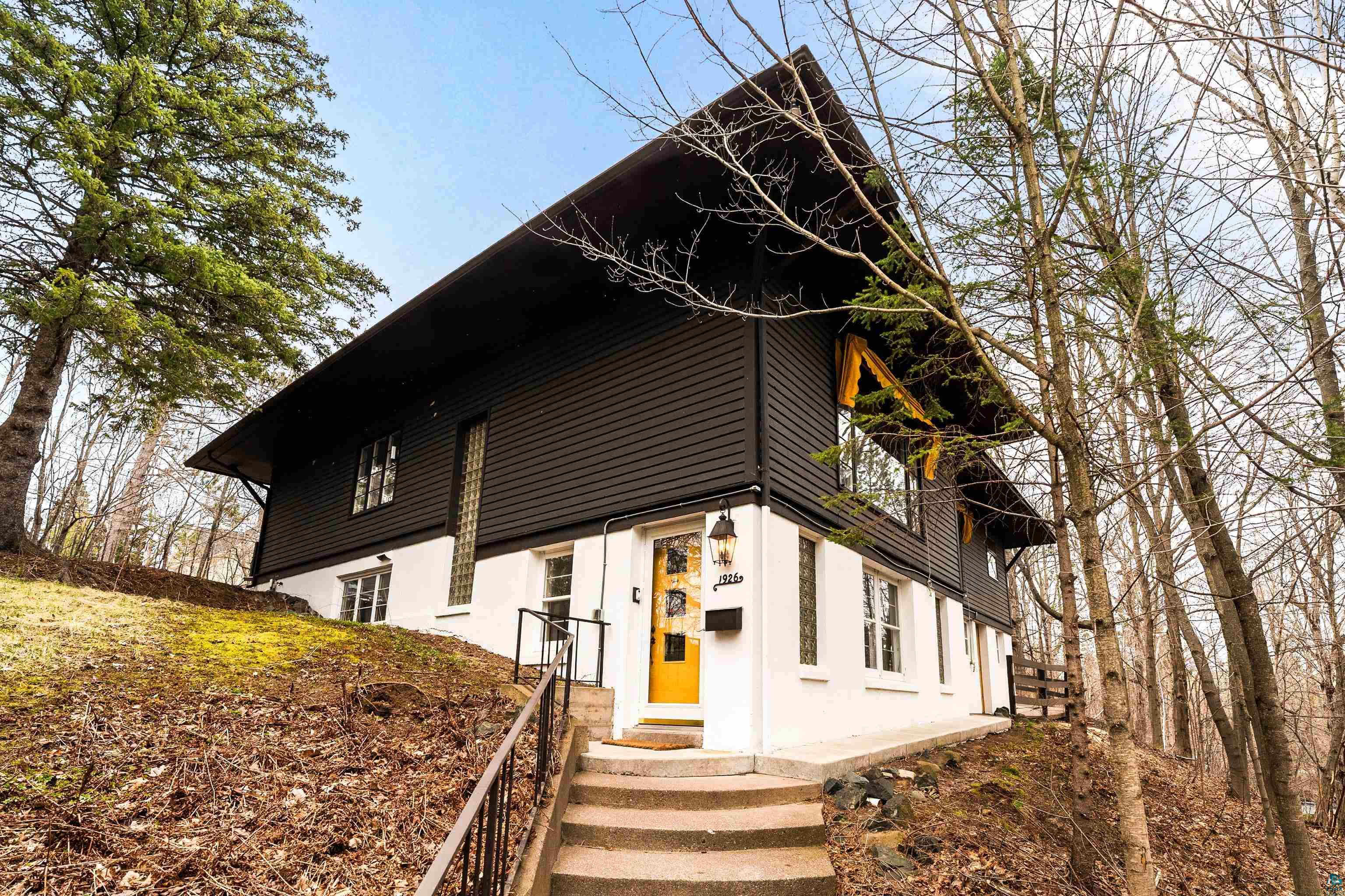 1926 Columbus Ave, Duluth, MN 55803 Listing Photo  44