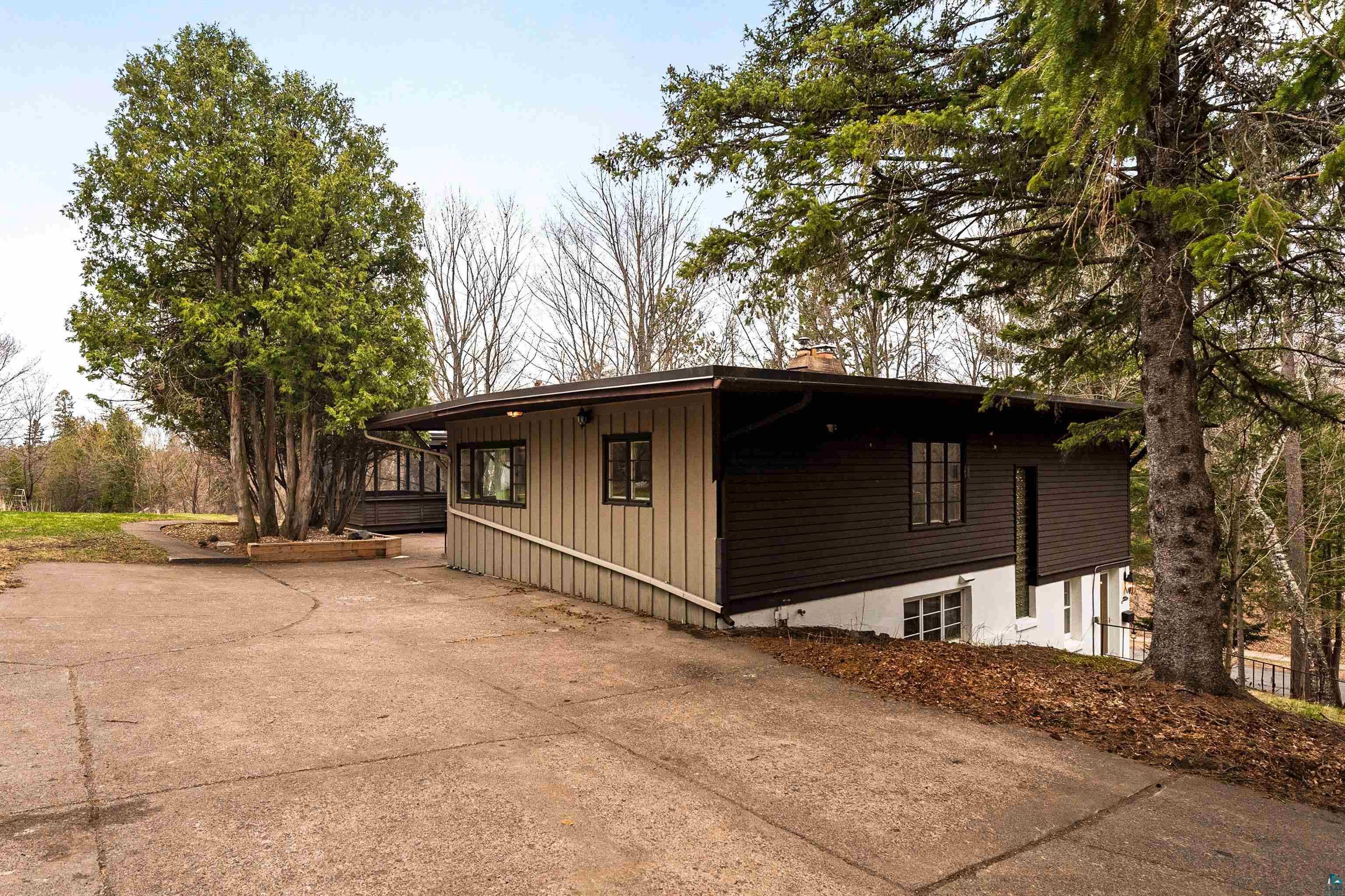 1926 Columbus Ave, Duluth, MN 55803 Listing Photo  46