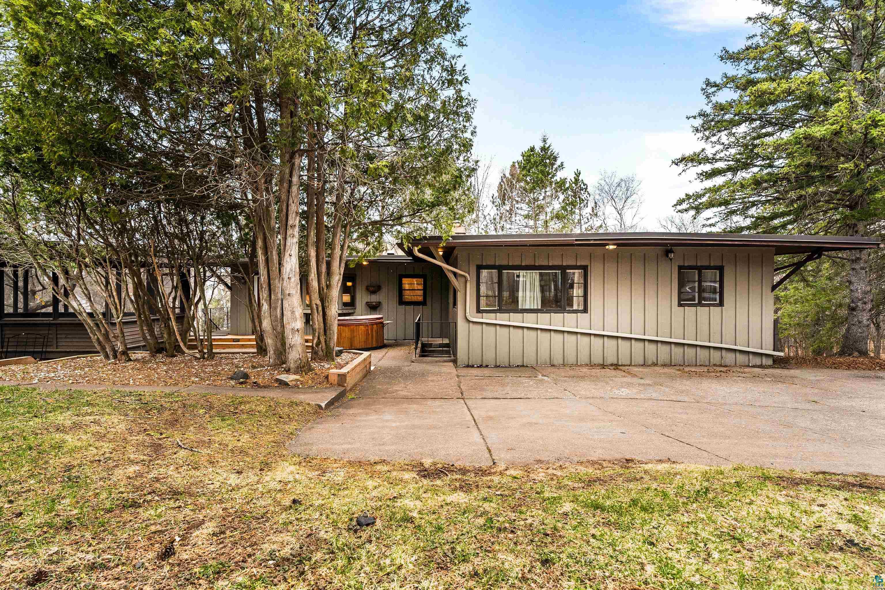1926 Columbus Ave, Duluth, MN 55803 Listing Photo  47