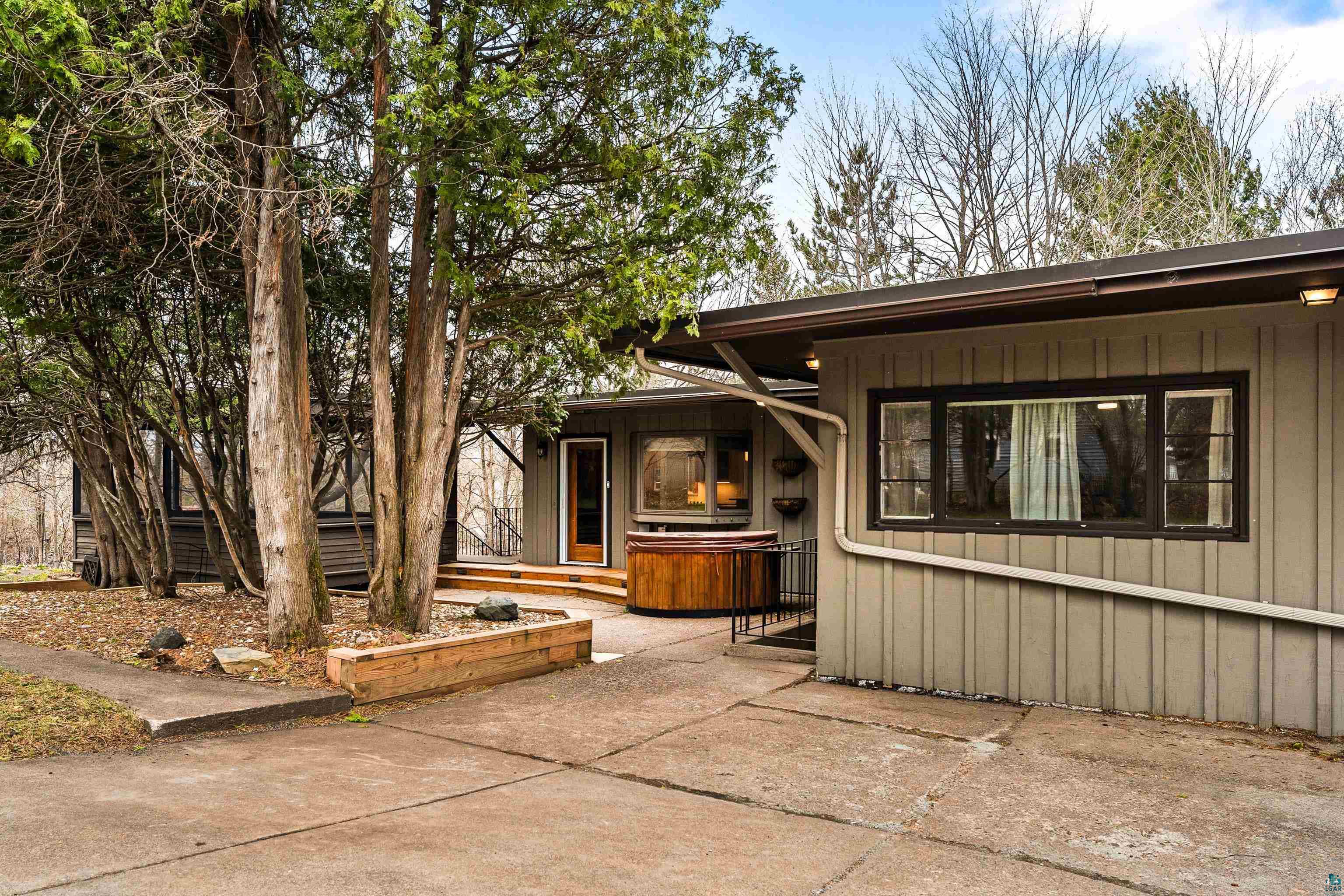 1926 Columbus Ave, Duluth, MN 55803 Listing Photo  48