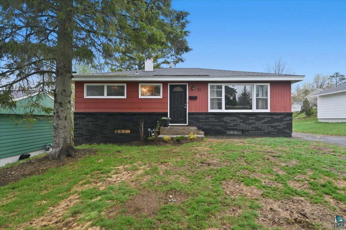 51 E Owatonna St, Duluth, MN 55803 Listing Photo  2