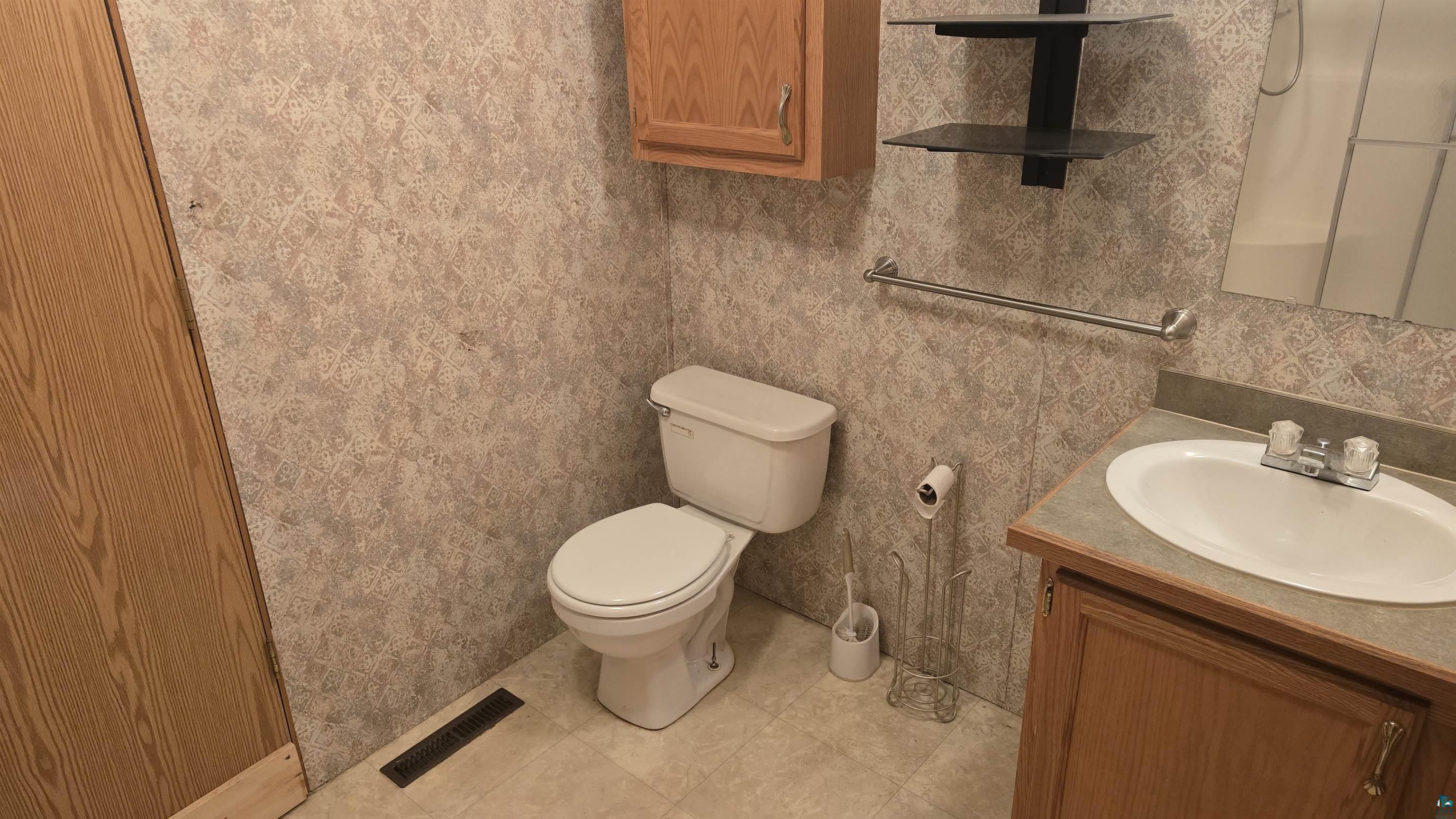 33315 State Highway 13, Bayfield, WI 54814 Listing Photo  17