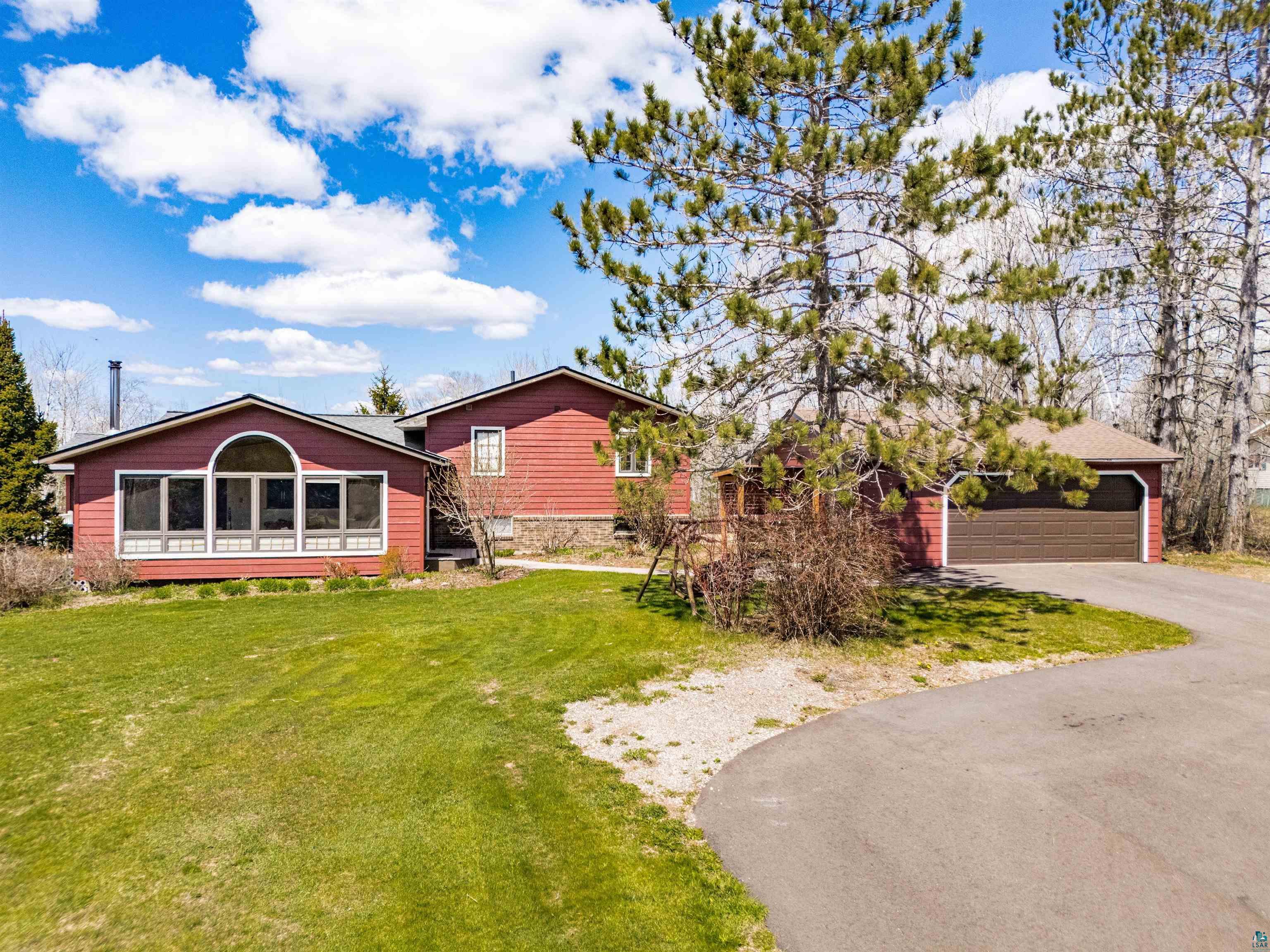 3325 Strand Rd, Duluth, MN 55804 Listing Photo  1