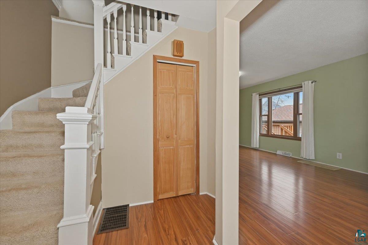216 N 38th Ave W, Duluth, MN 55807 Listing Photo  5