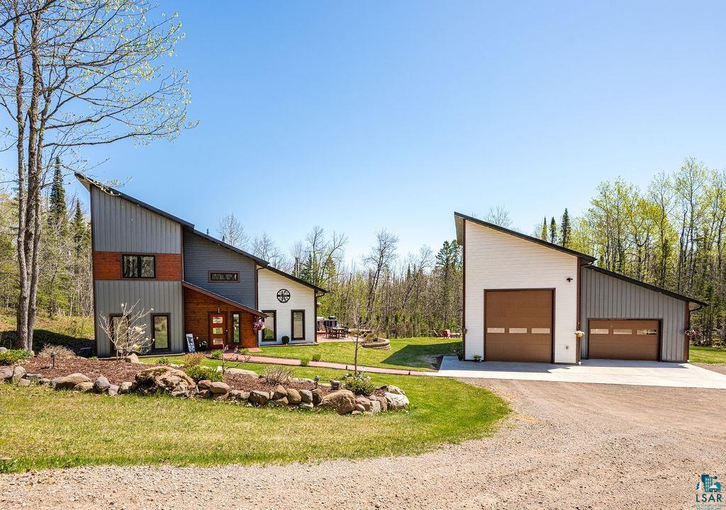 5196 Eagle Lake Rd, Duluth, MN 55803 Listing Photo  2