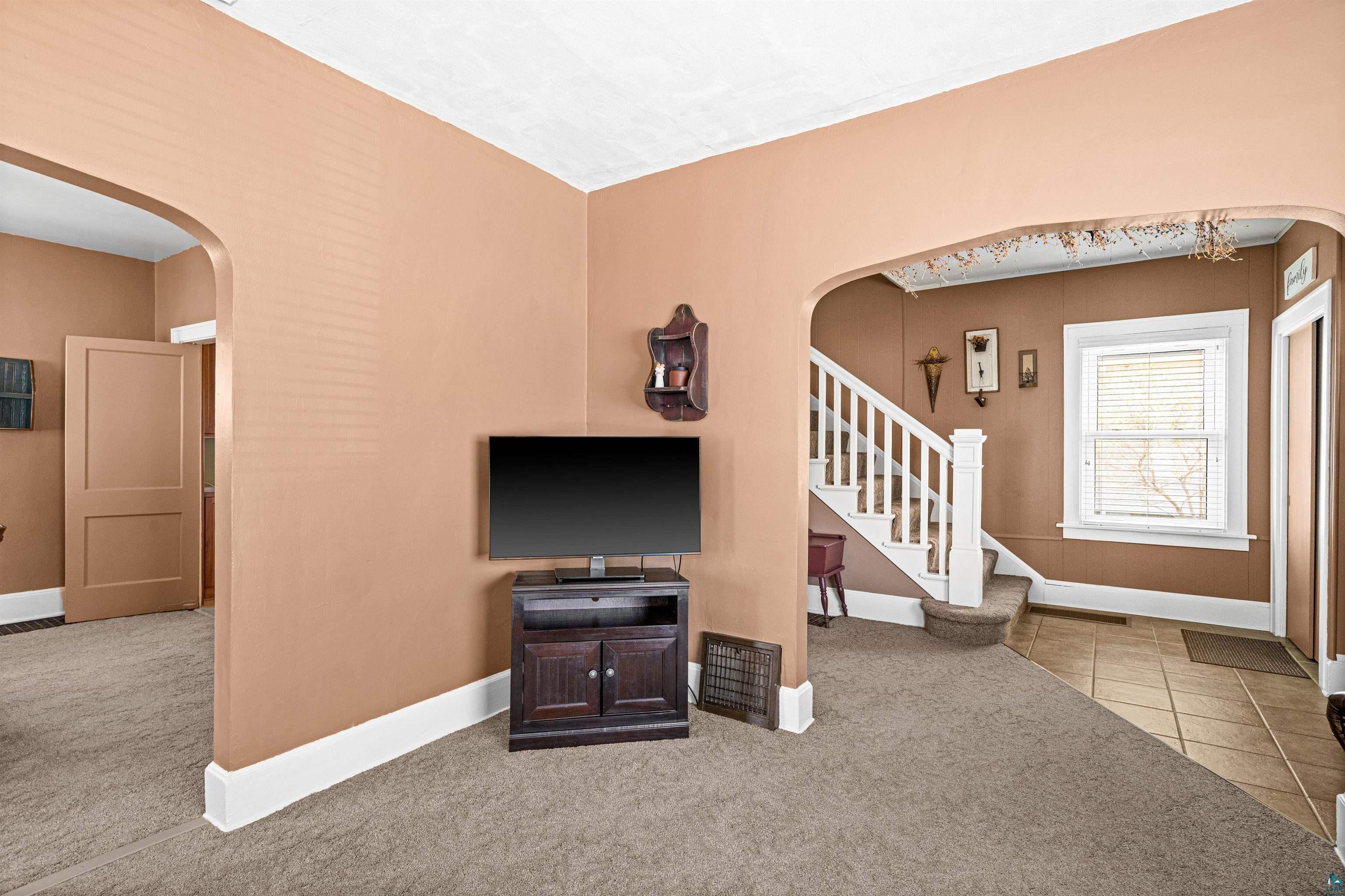 244 W Faribault St, Duluth, MN 55803 Listing Photo  14
