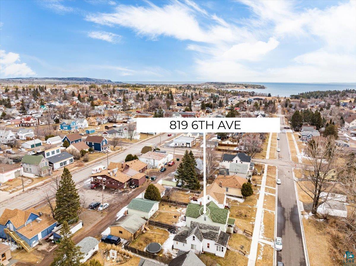 819 6th Ave, Two Harbors, MN 55616 Listing Photo  3