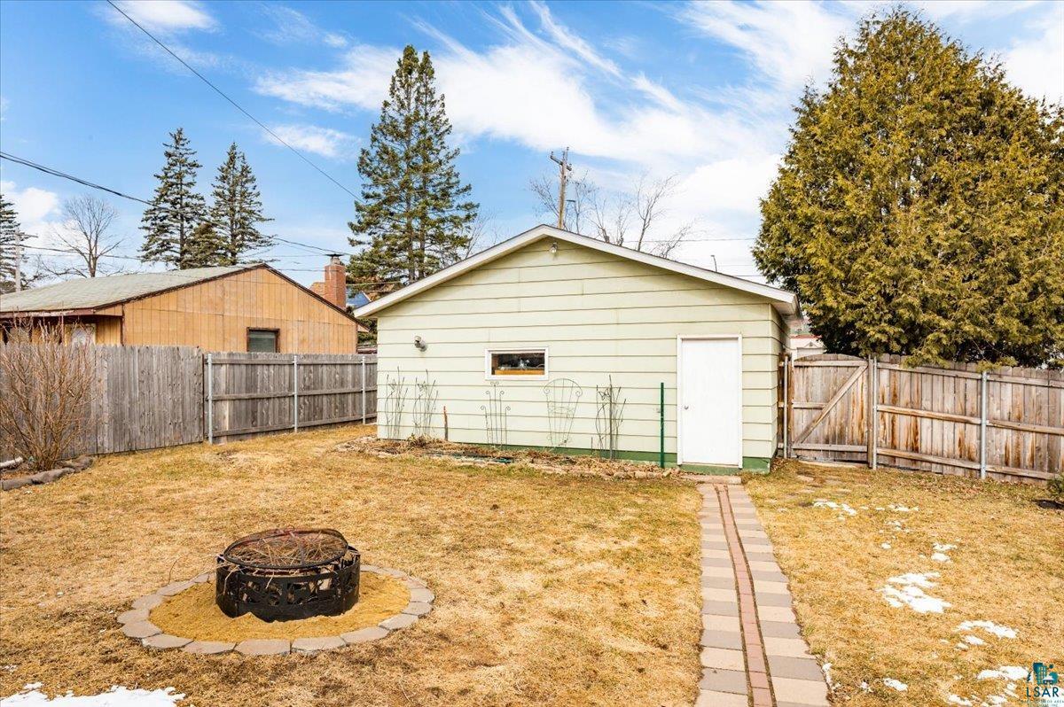 819 6th Ave, Two Harbors, MN 55616 Listing Photo  5