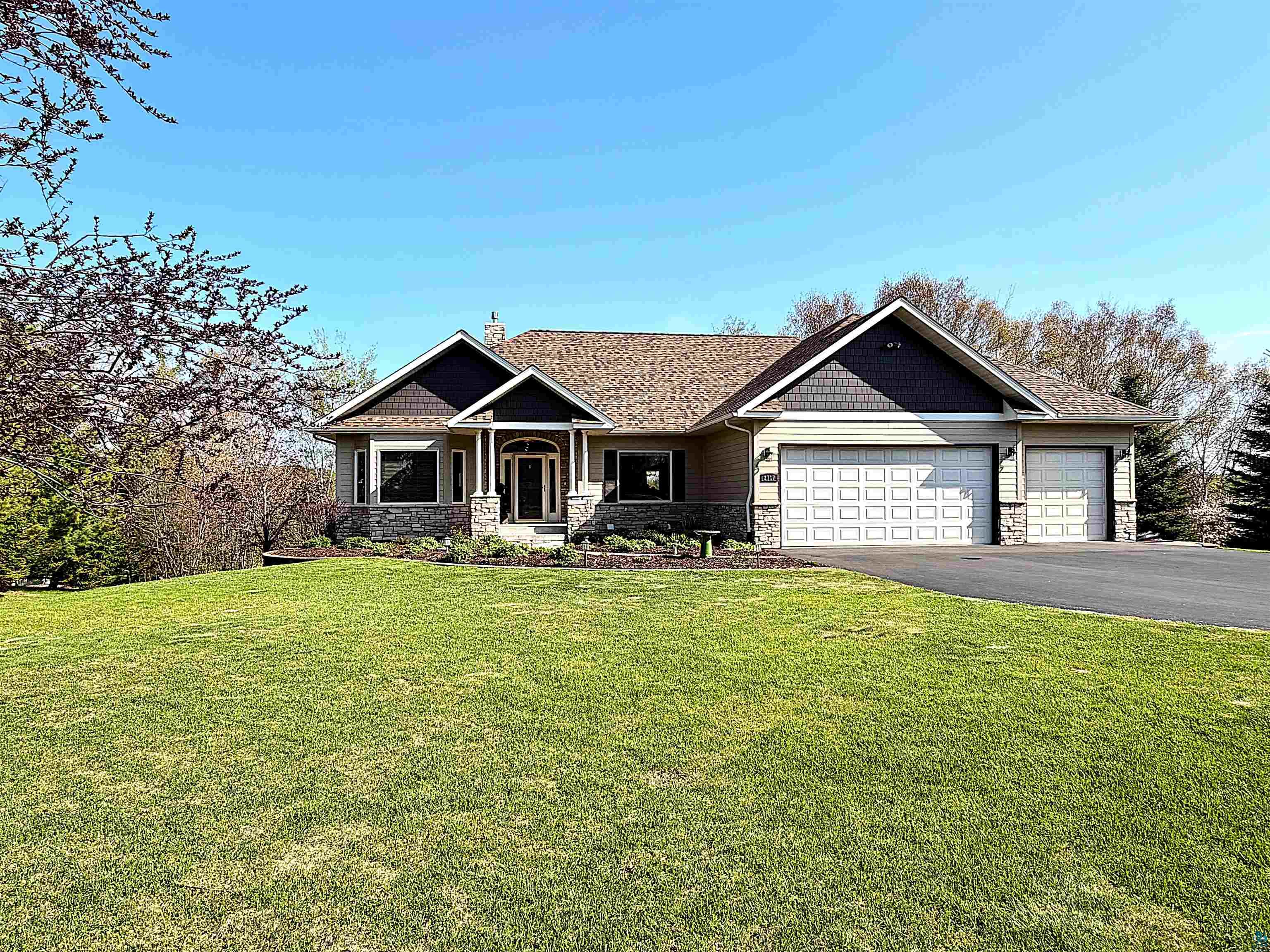 2717 Northridge Dr, Duluth, MN 55811 Listing Photo  1