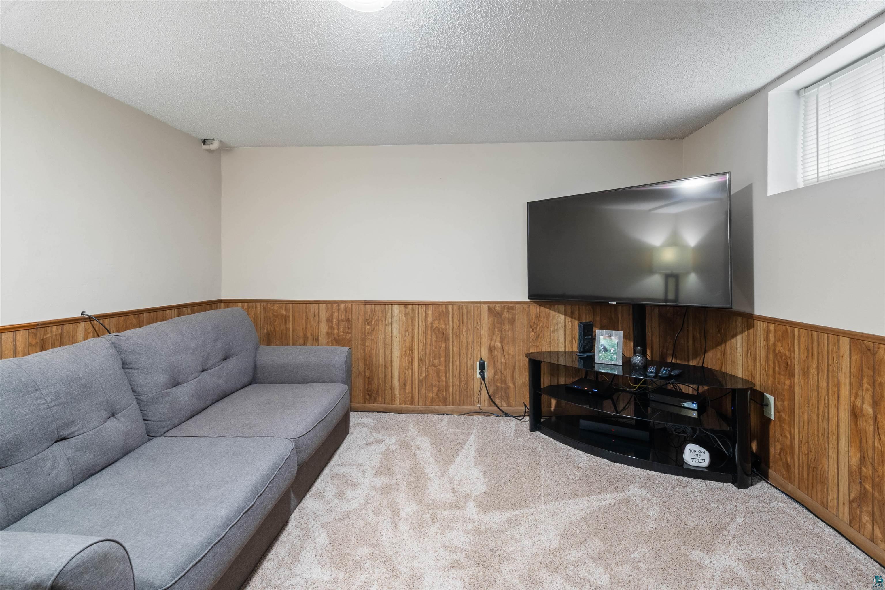 2316 Piedmont Ave, Duluth, MN 55811 Listing Photo  17