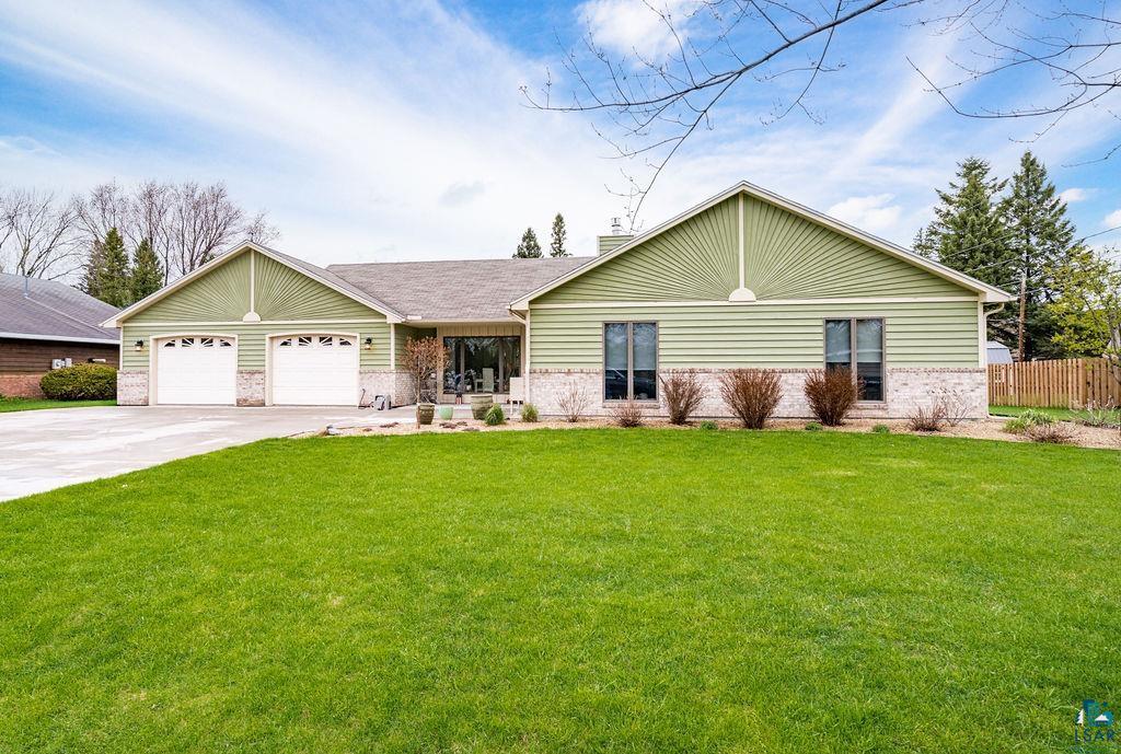 15 Vergennes St, Superior, WI 54880 Listing Photo  1