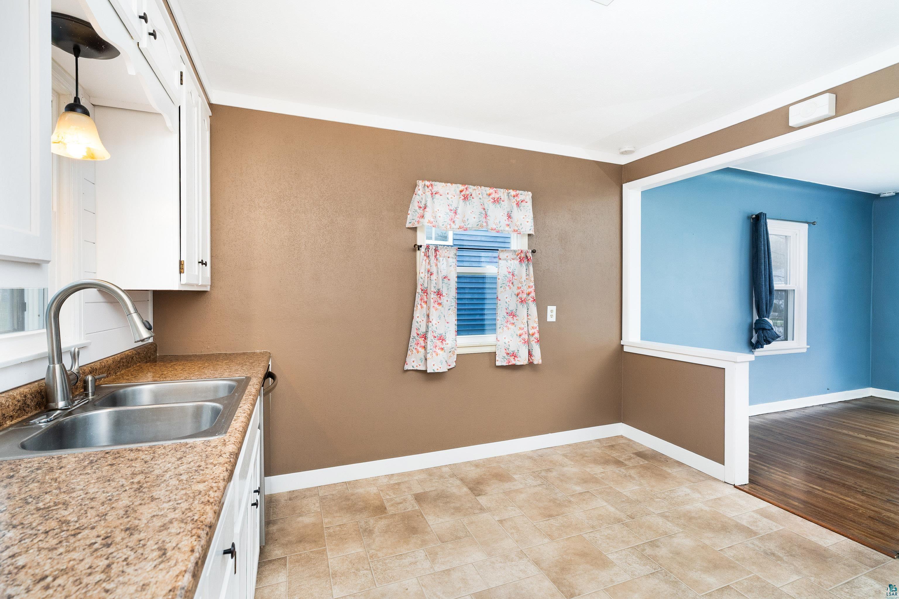4922 Glenwood St, Duluth, MN 55804 Listing Photo  12