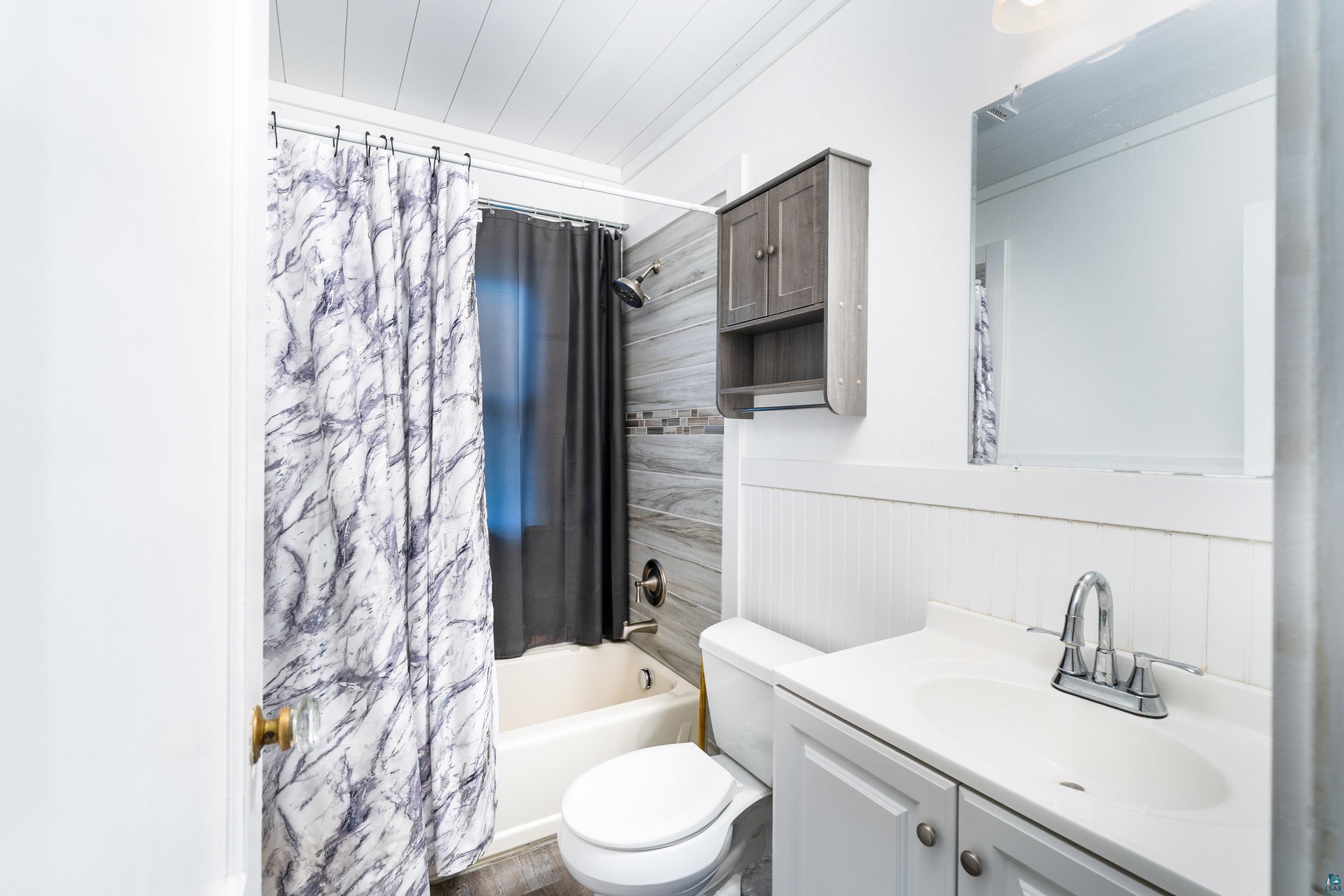 4922 Glenwood St, Duluth, MN 55804 Listing Photo  16