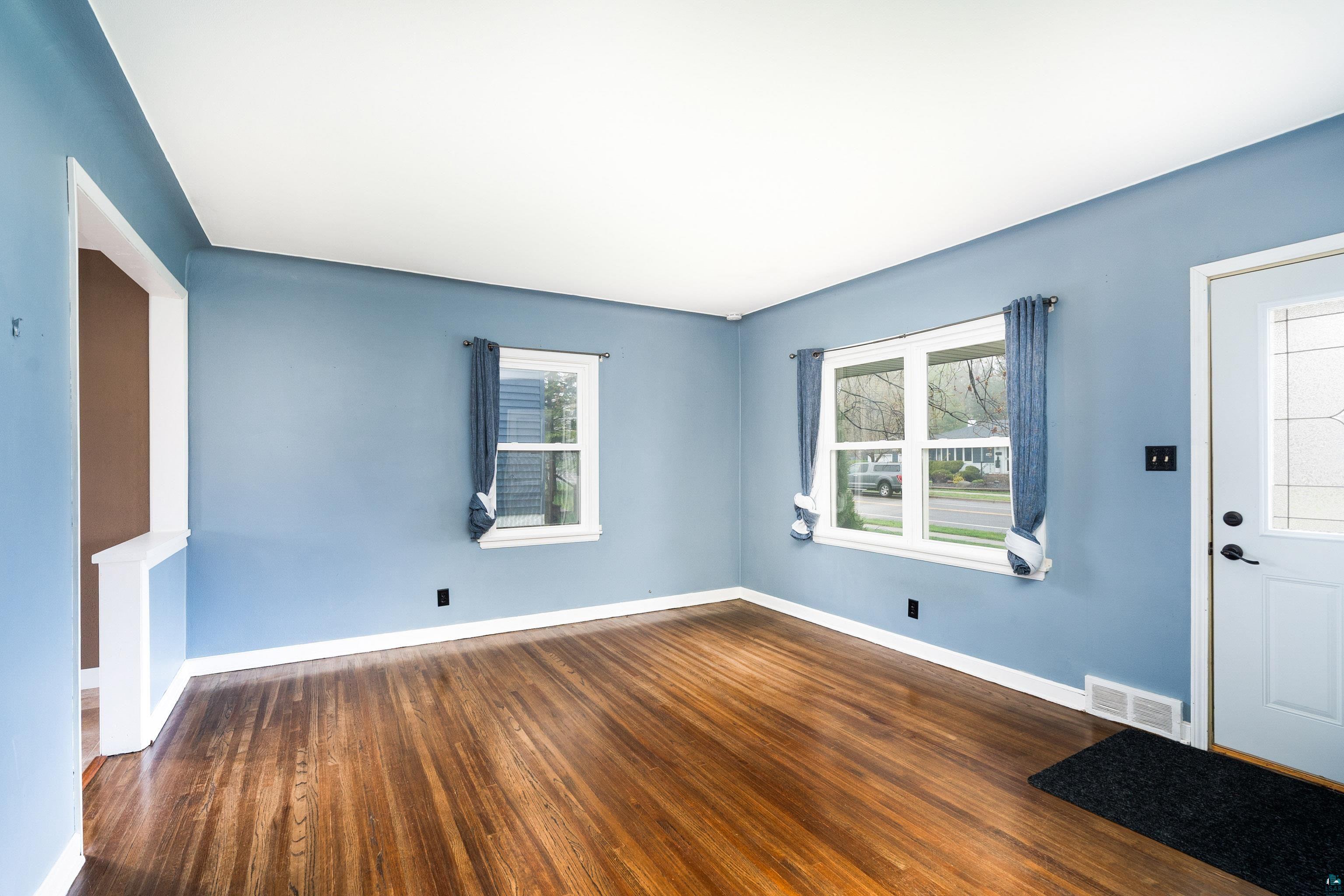 4922 Glenwood St, Duluth, MN 55804 Listing Photo  4