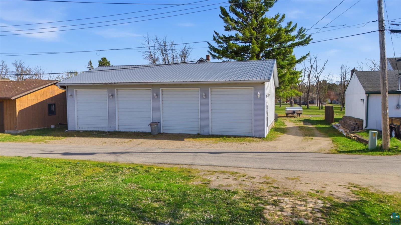 306 W 1st Ave N, Aurora, MN 55705 Listing Photo  2