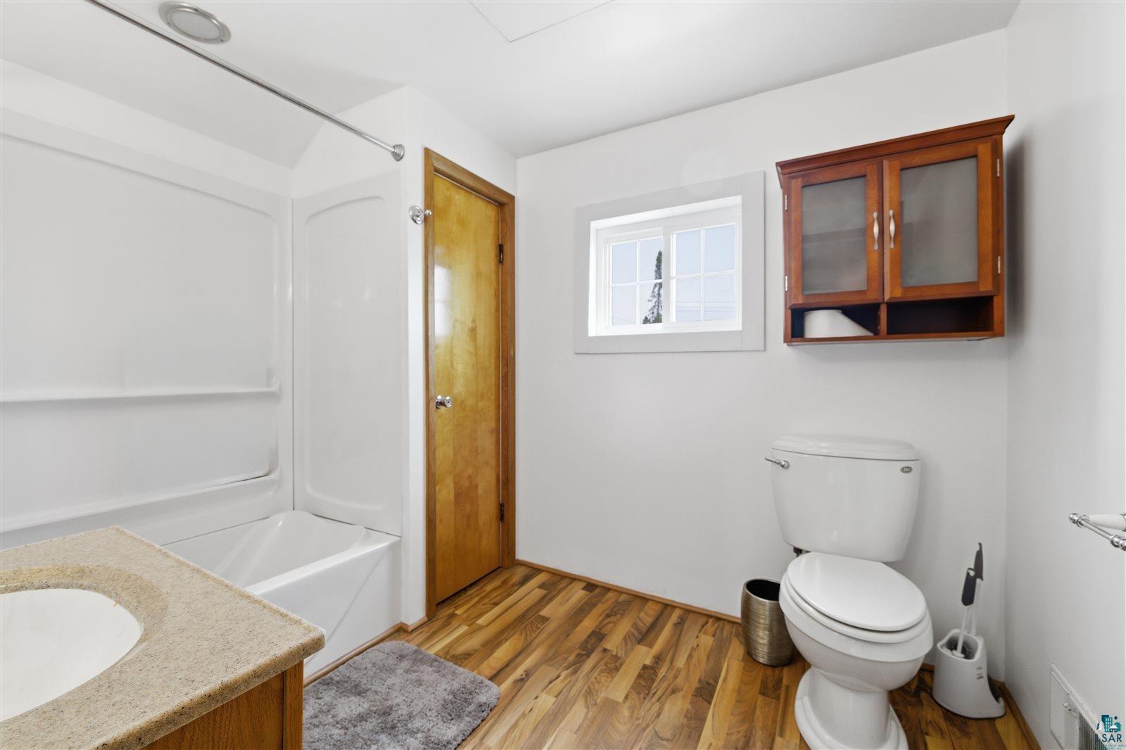 306 W 1st Ave N, Aurora, MN 55705 Listing Photo  16