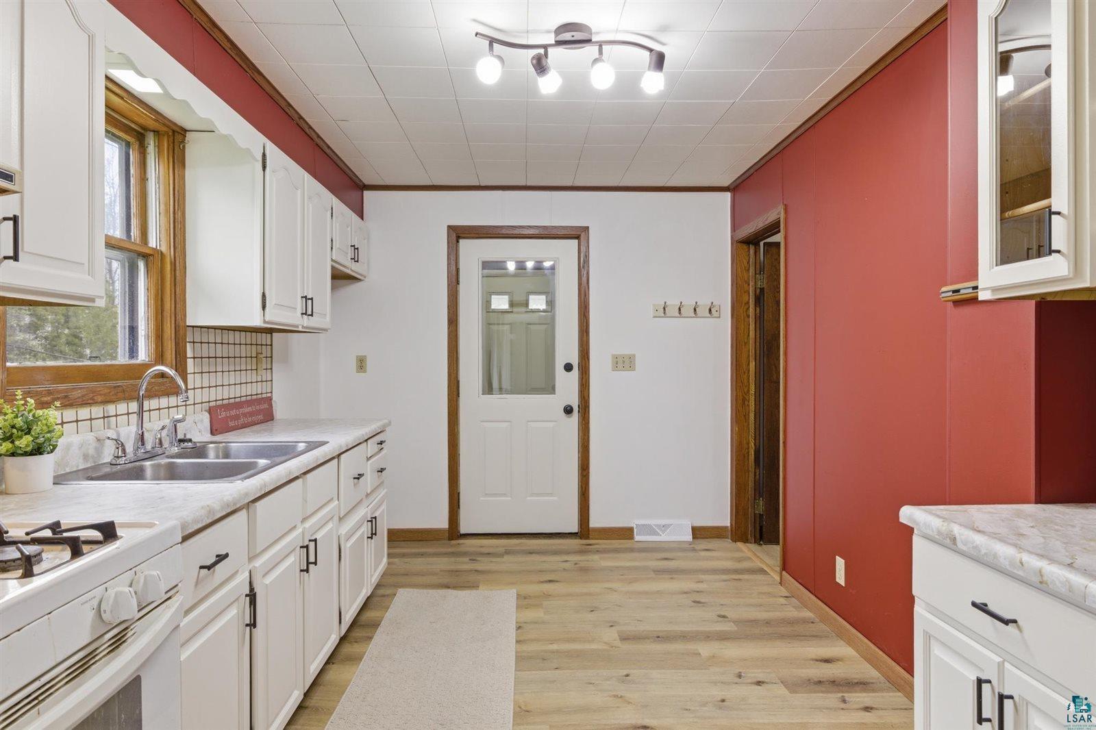 4781 Cedar Island Dr, Eveleth, MN 55734 Listing Photo  4