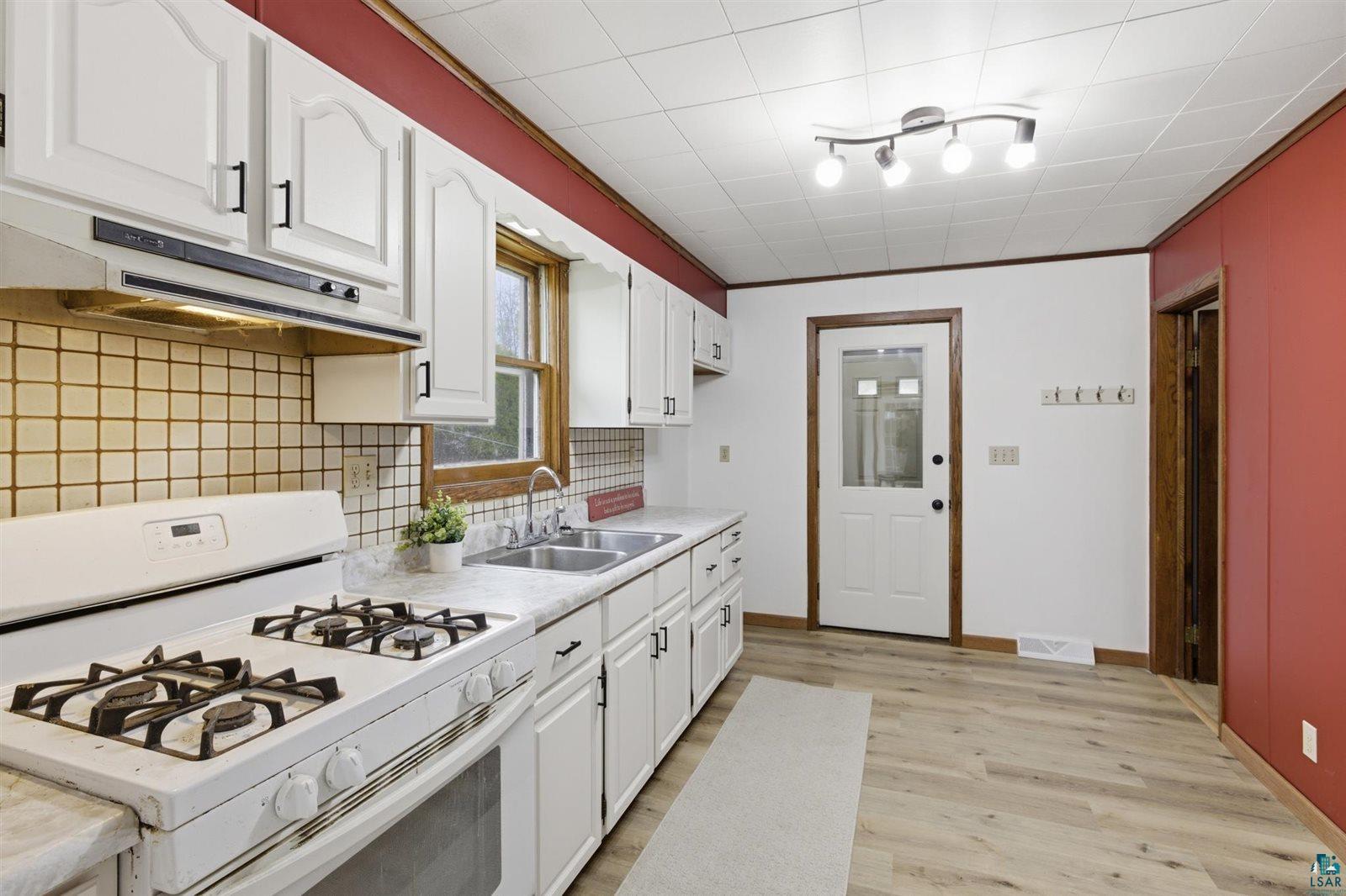 4781 Cedar Island Dr, Eveleth, MN 55734 Listing Photo  5