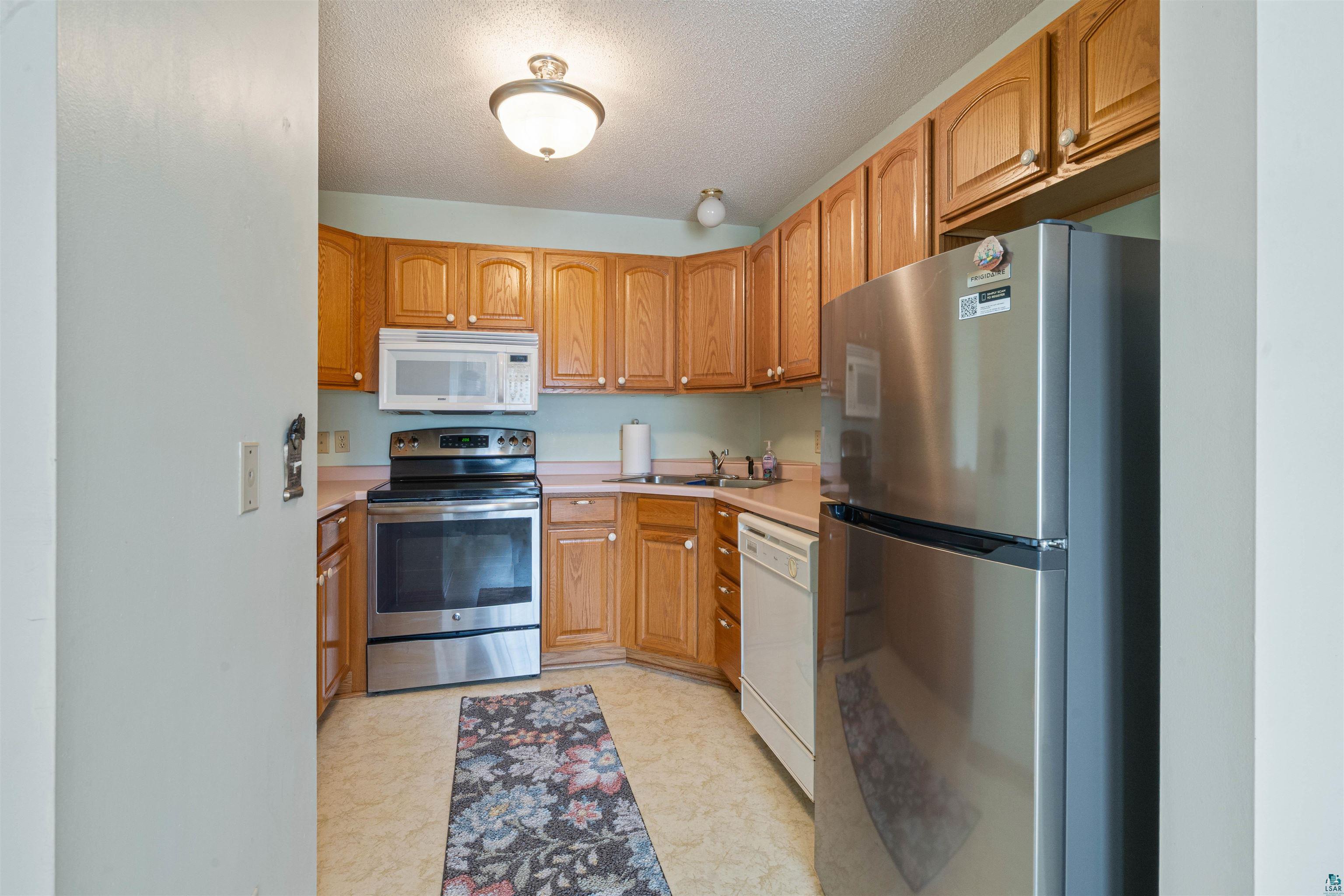 2150 Miller Creek Dr, #8, Duluth, MN 55811 Listing Photo  5