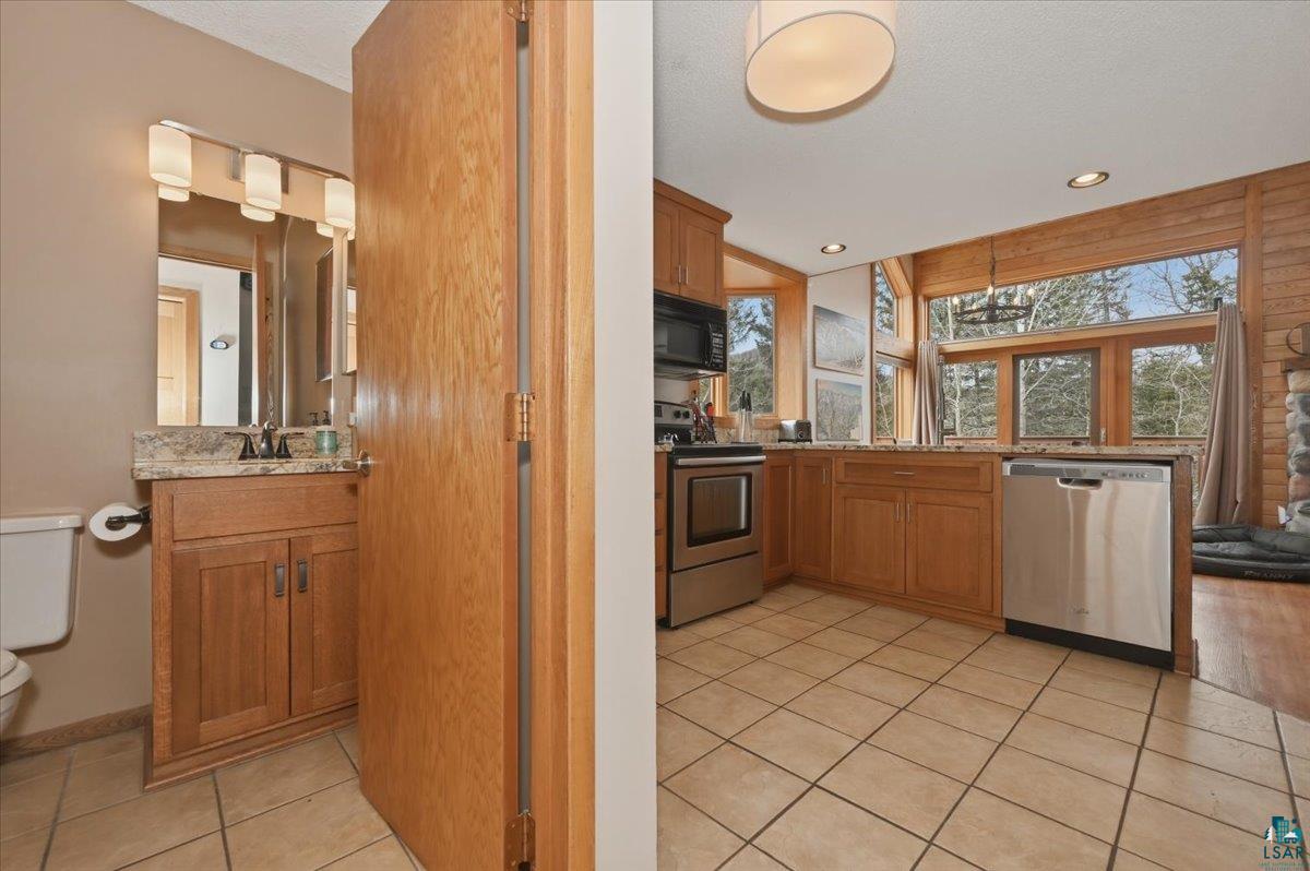 544 Moose Mountain Dr, Lutsen, MN 55612 Listing Photo  6