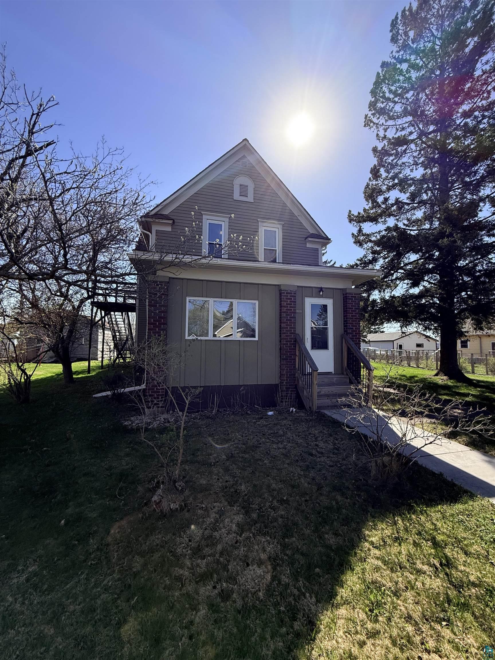 5314 E 3rd St, Superior, WI 54880 Listing Photo  2