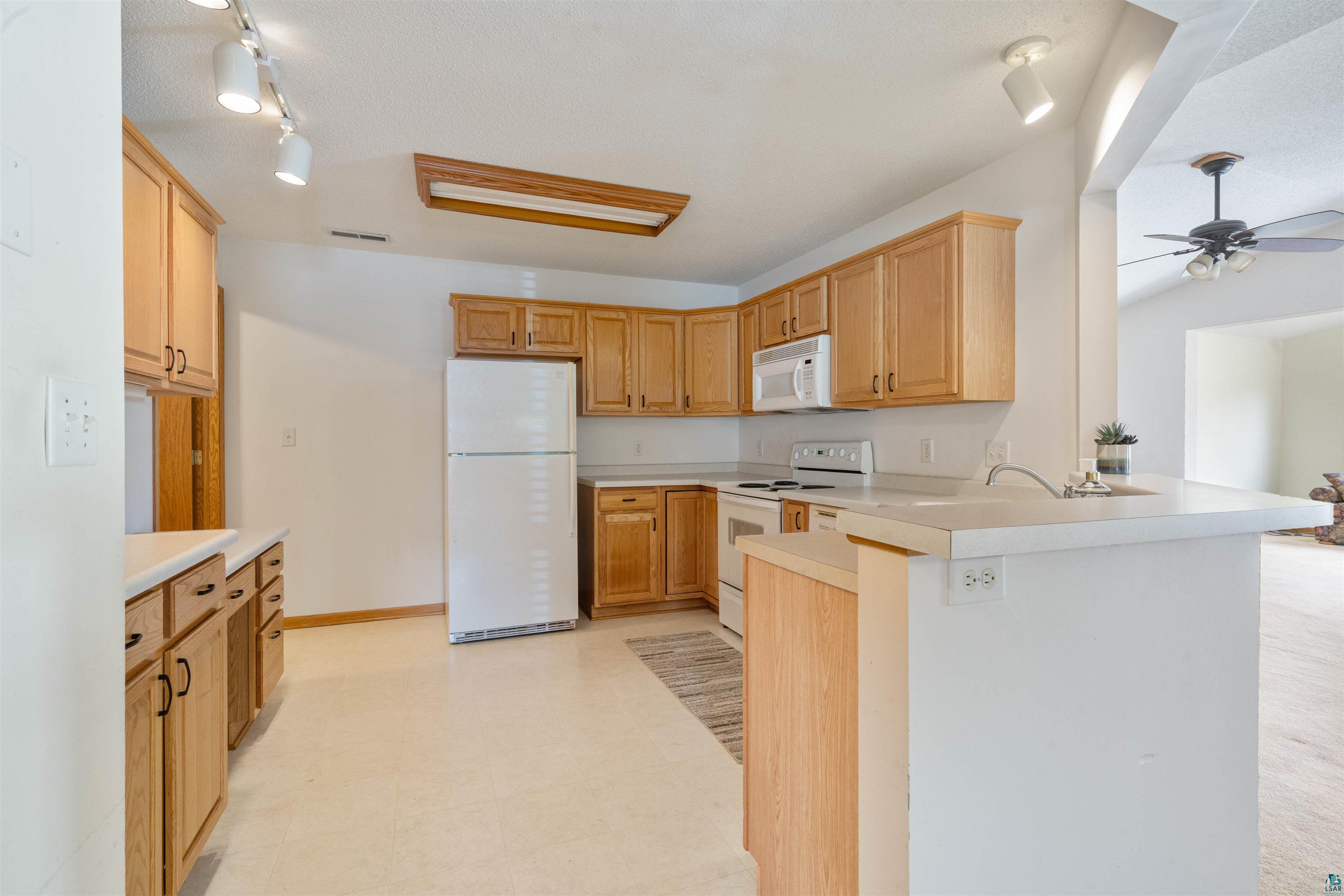 2116 Miller Creek Dr, #33, Duluth, MN 55811 Listing Photo  10