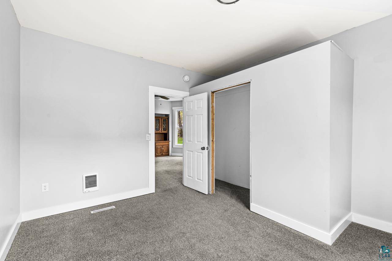 2815 W 3rd St, Duluth, MN 55806 Listing Photo  11