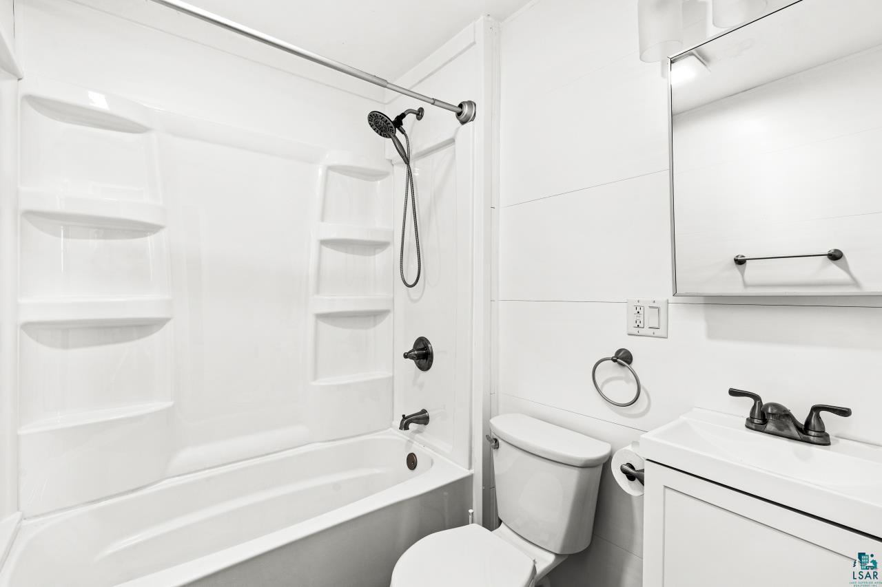2815 W 3rd St, Duluth, MN 55806 Listing Photo  15