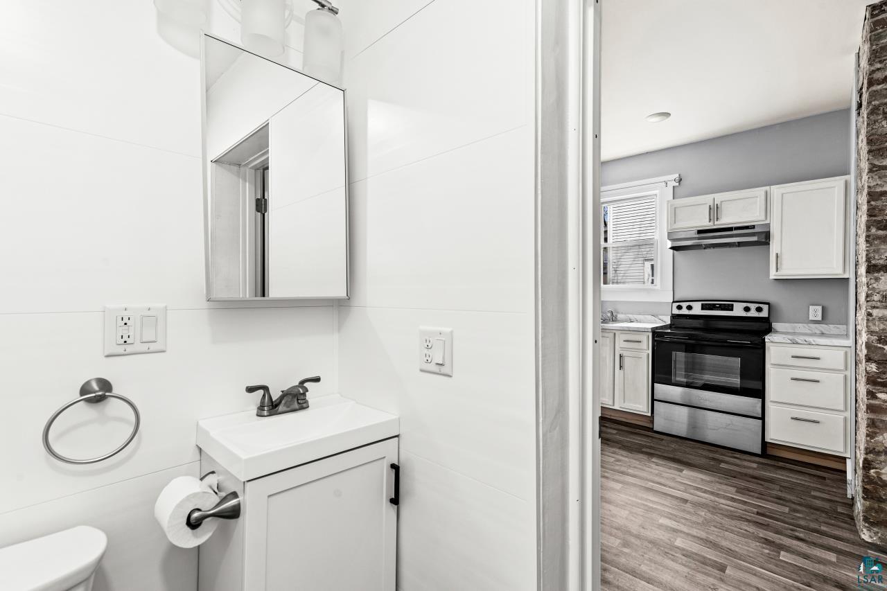 2815 W 3rd St, Duluth, MN 55806 Listing Photo  16