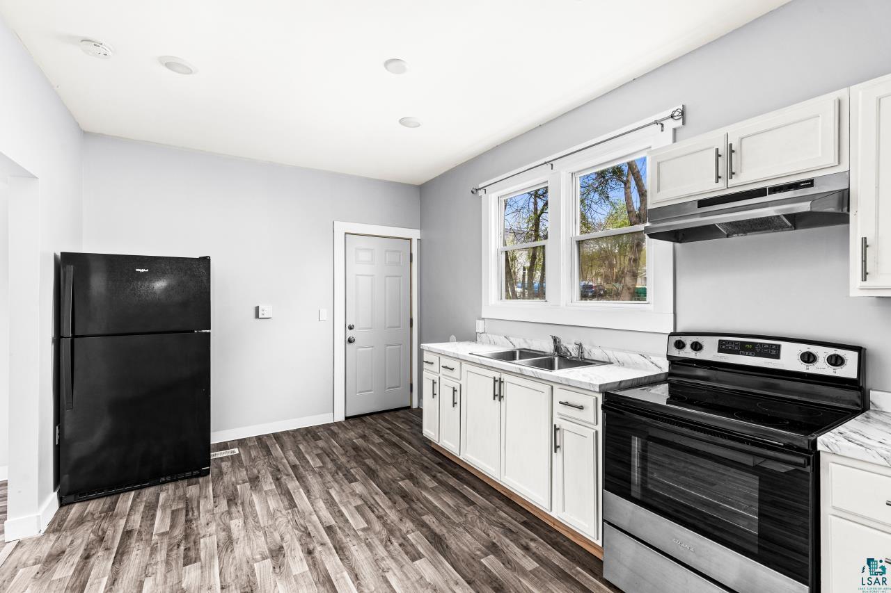 2815 W 3rd St, Duluth, MN 55806 Listing Photo  17