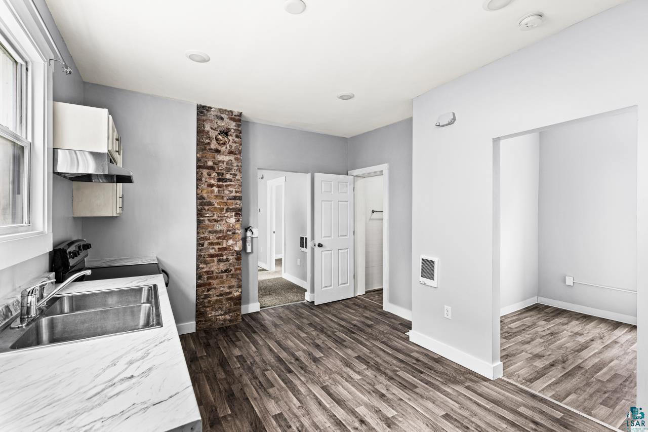 2815 W 3rd St, Duluth, MN 55806 Listing Photo  19
