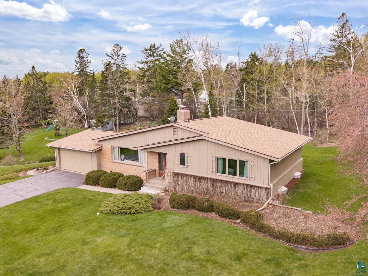 529 Valley Dr, Duluth, MN 55804 Listing Photo  1