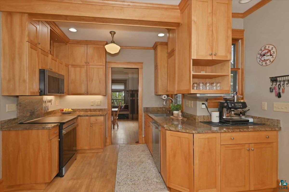 4203 Robinson St, Duluth, MN 55804 Listing Photo  12