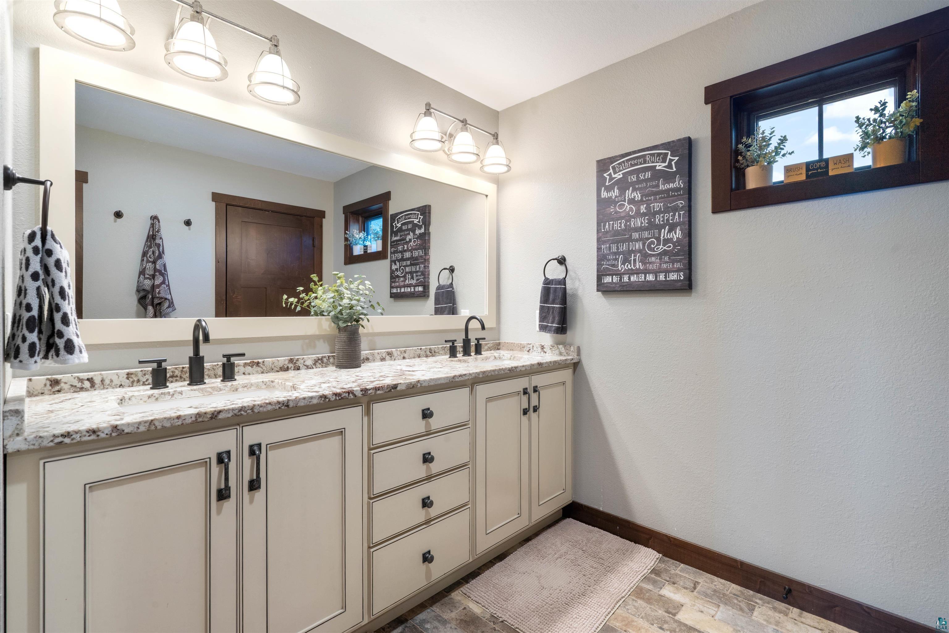 5378 Roosevelt Dr, Hermantown, MN 55811 Listing Photo  25