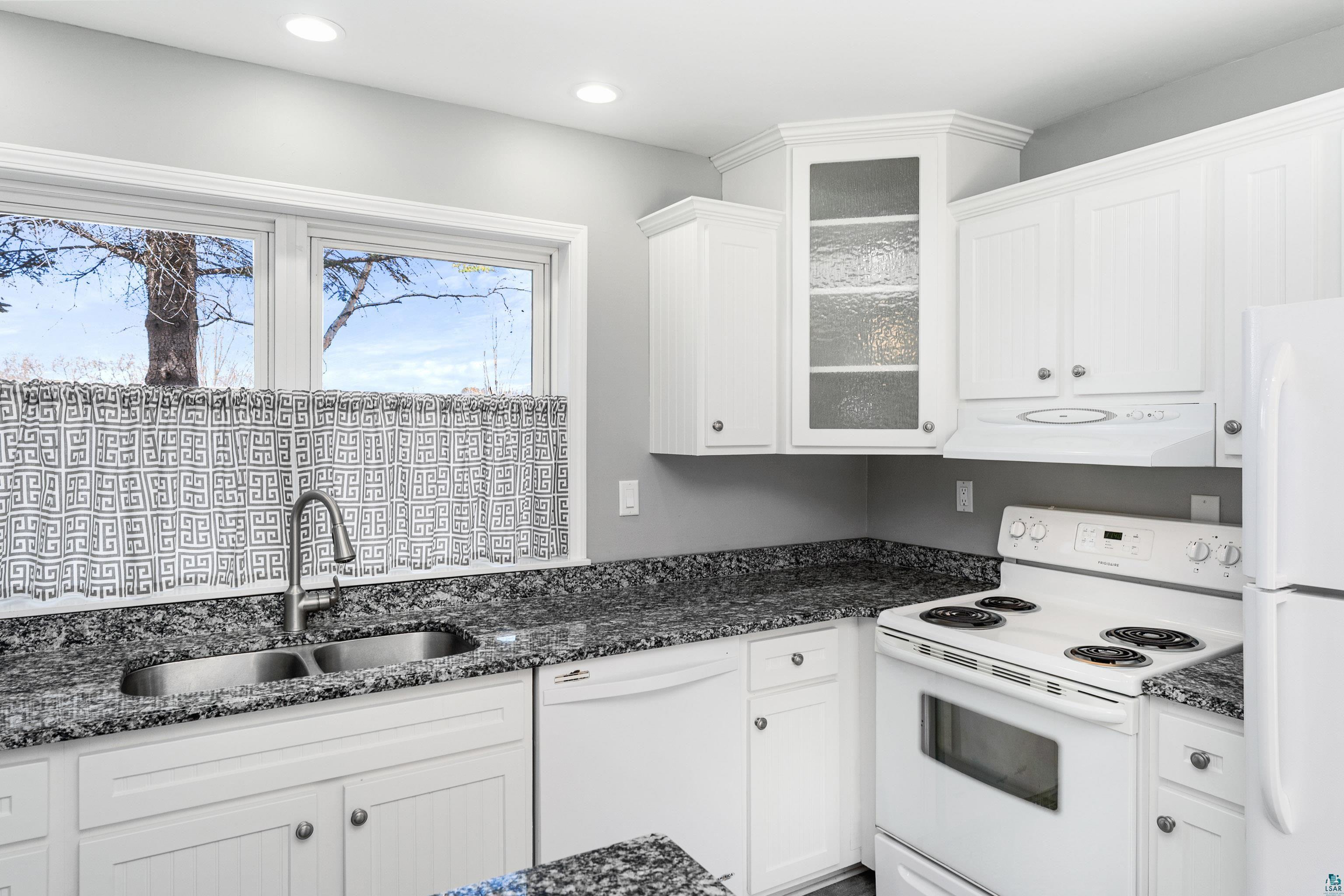 504 Madison Ave, Duluth, MN 55811 Listing Photo  11