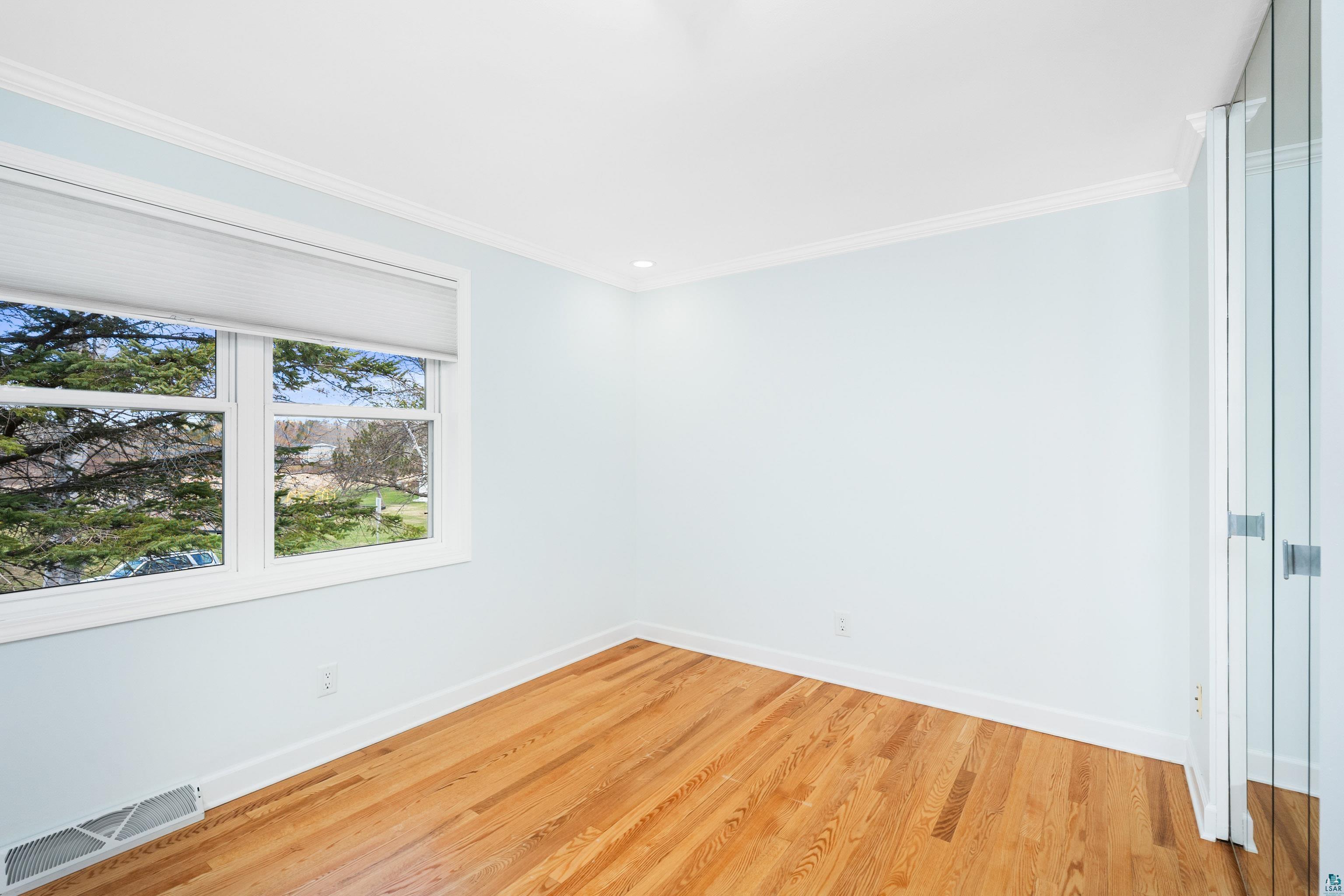 504 Madison Ave, Duluth, MN 55811 Listing Photo  18