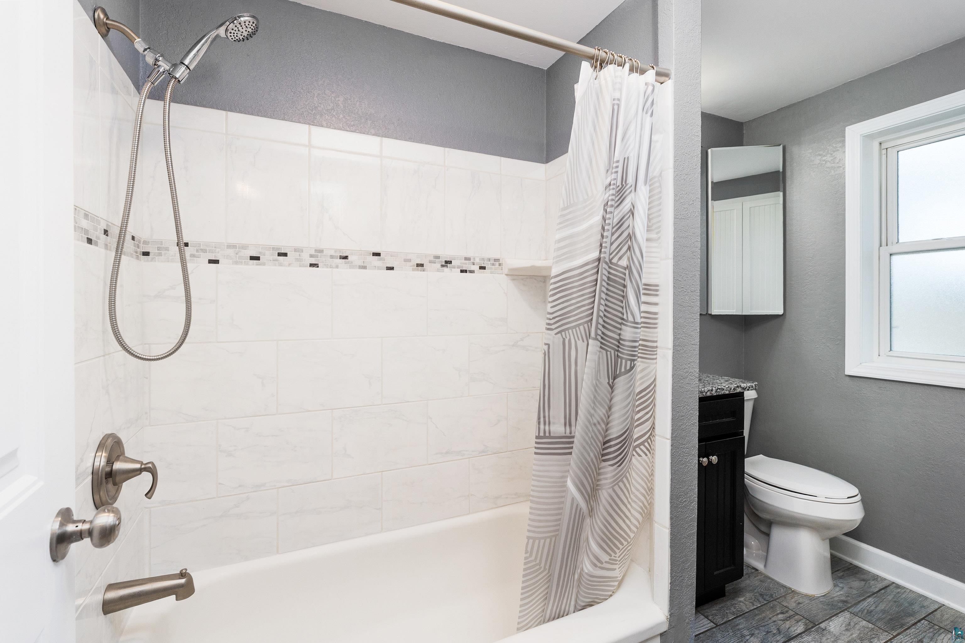 504 Madison Ave, Duluth, MN 55811 Listing Photo  22