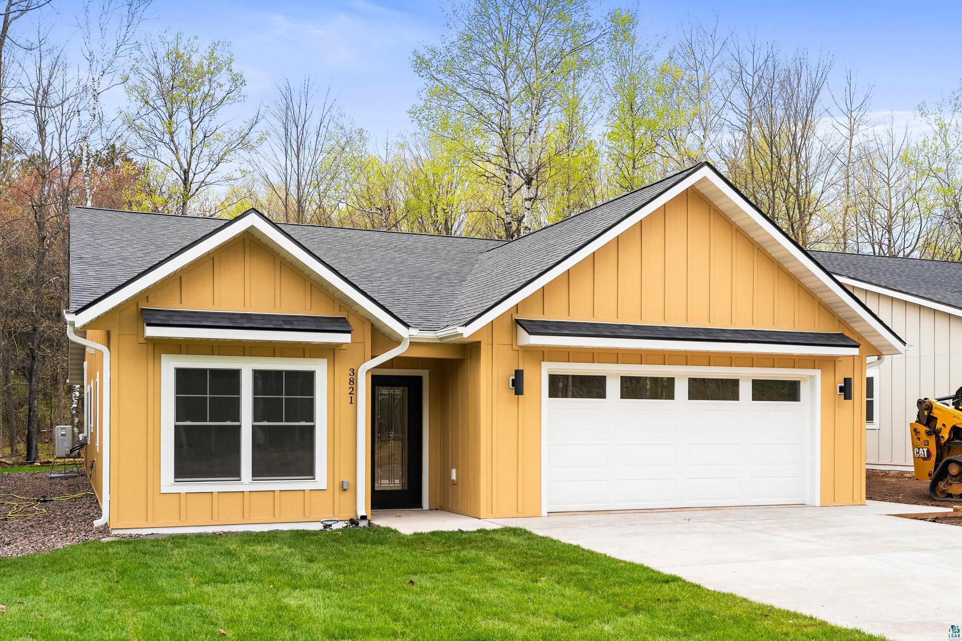3821 Fountain Gate Dr, Duluth, MN 55811 Listing Photo  1
