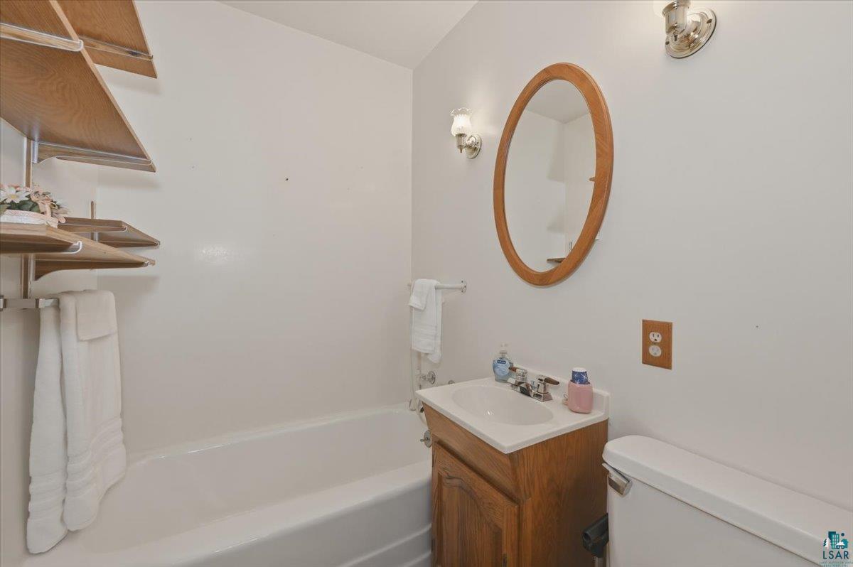 3584 E Gustafson Rd, Superior, WI 54880 Listing Photo  18