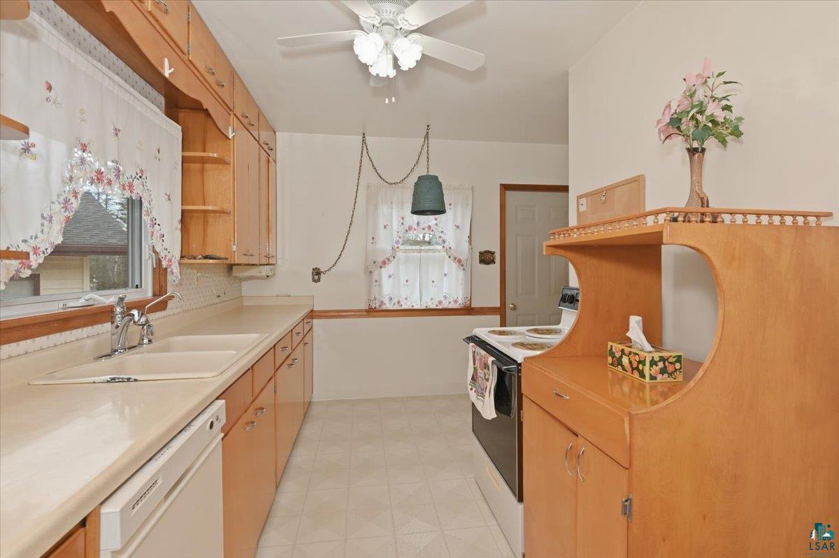 3584 E Gustafson Rd, Superior, WI 54880 Listing Photo  9